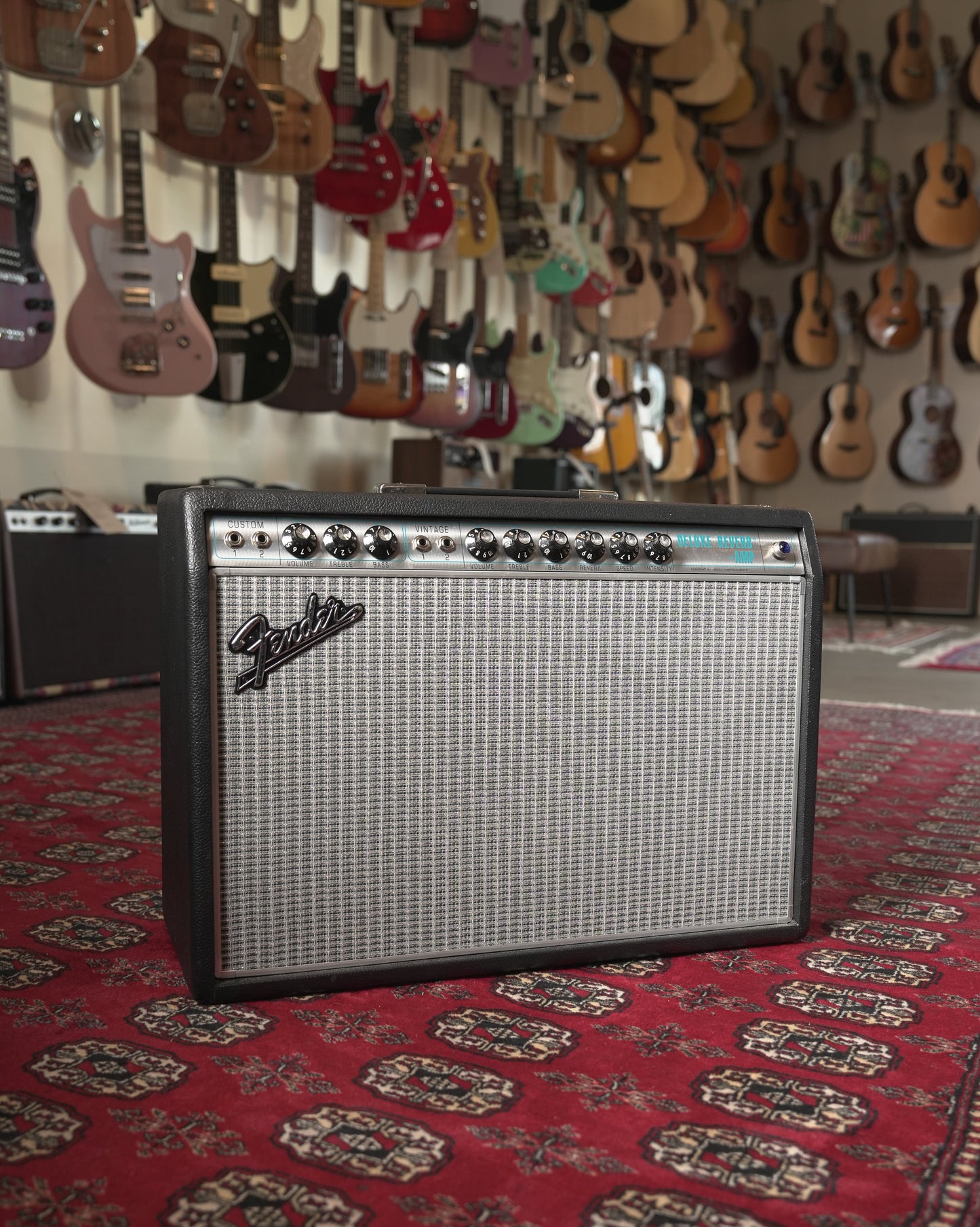 Fender '68 Custom Deluxe Reverb 22w 1x12" Tube Guitar Amp Combo - Black Tolex w/ Silver Grille
