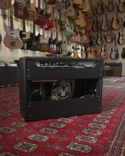 Fender '68 Custom Deluxe Reverb 22w 1x12" Tube Guitar Amp Combo - Black Tolex w/ Silver Grille