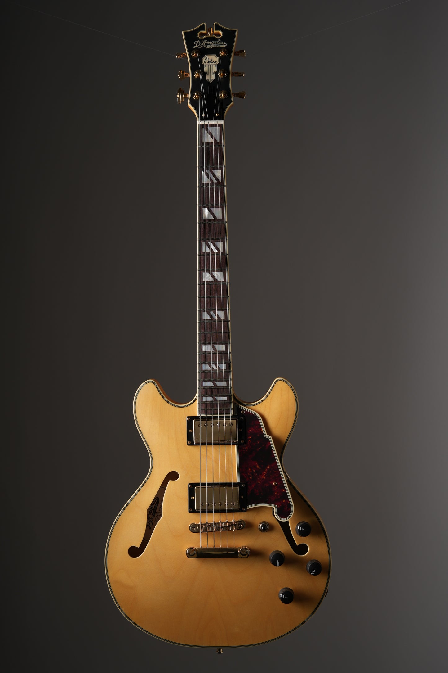 D'Angelico Deluxe Mini DC w/ Stop-Bar Tailpiece - Satin Honey - B-Stock