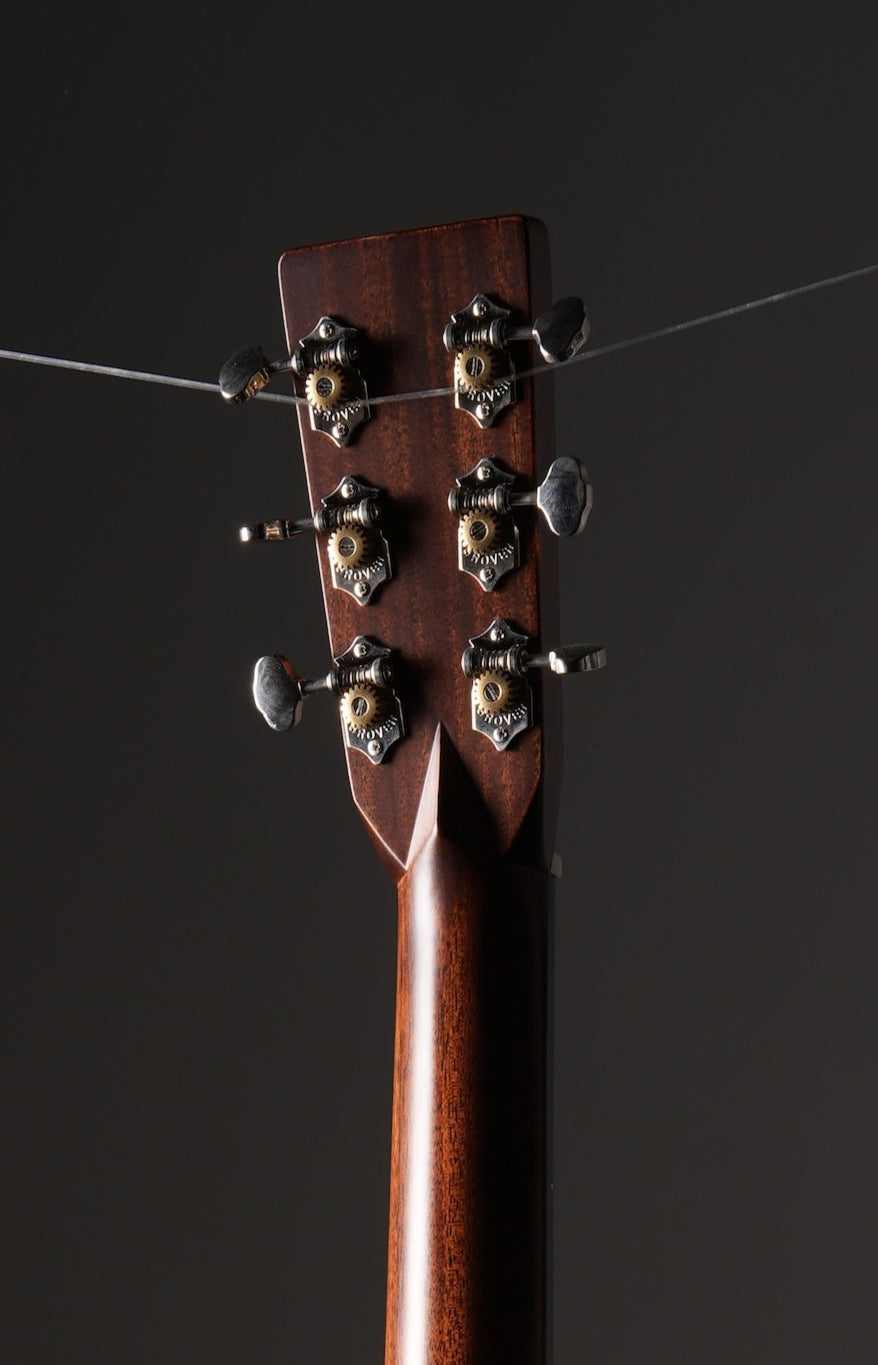 Martin 000-28