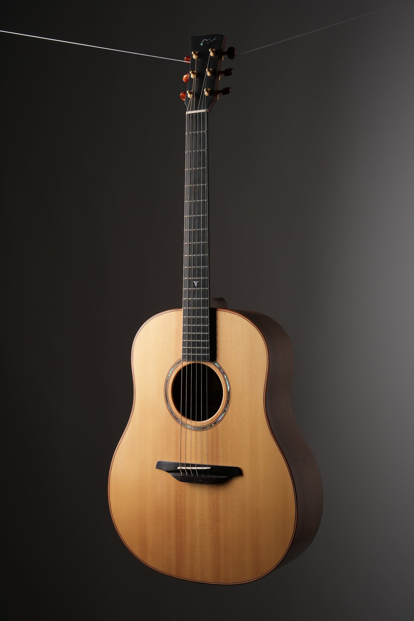 Mcilroy AD-20 Sitka/English Walnut