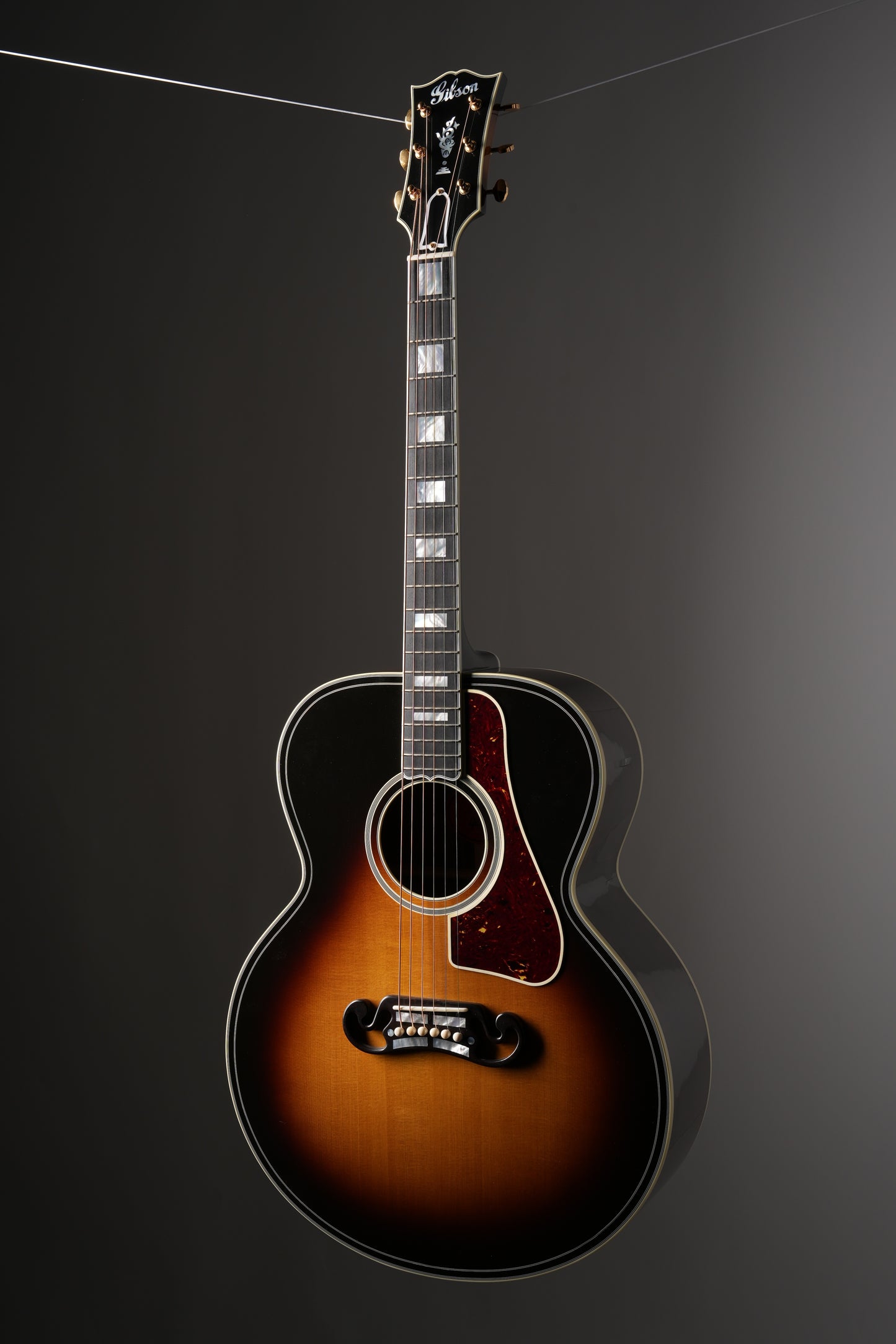 Gibson SJ-200 Western Classic Acoustic Guitar - Vintage Sunburst, incl. OHSC