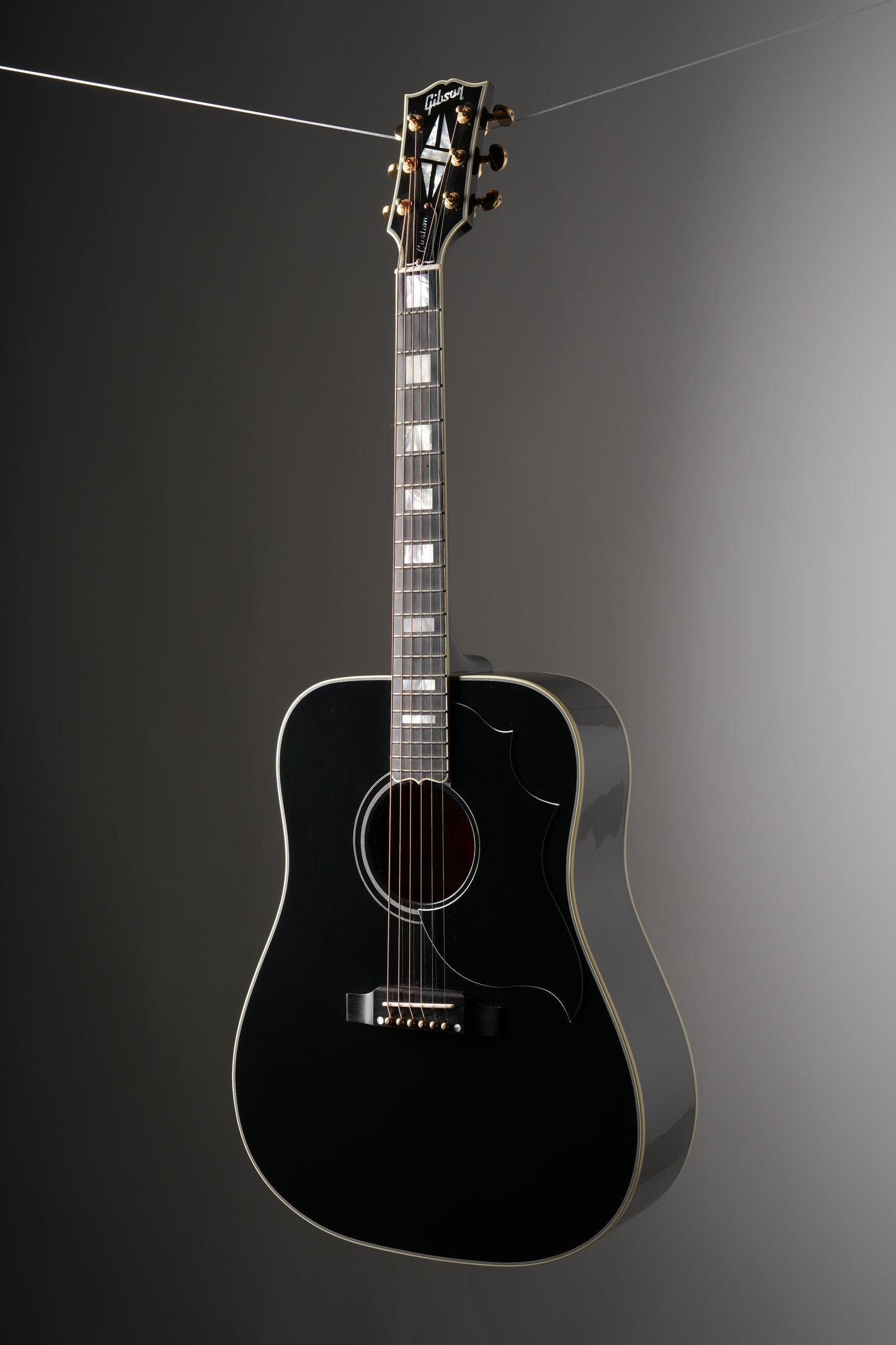 Gibson Hummingbird Custom Acoustic Electric Guitar - Ebony, incl. OHSC