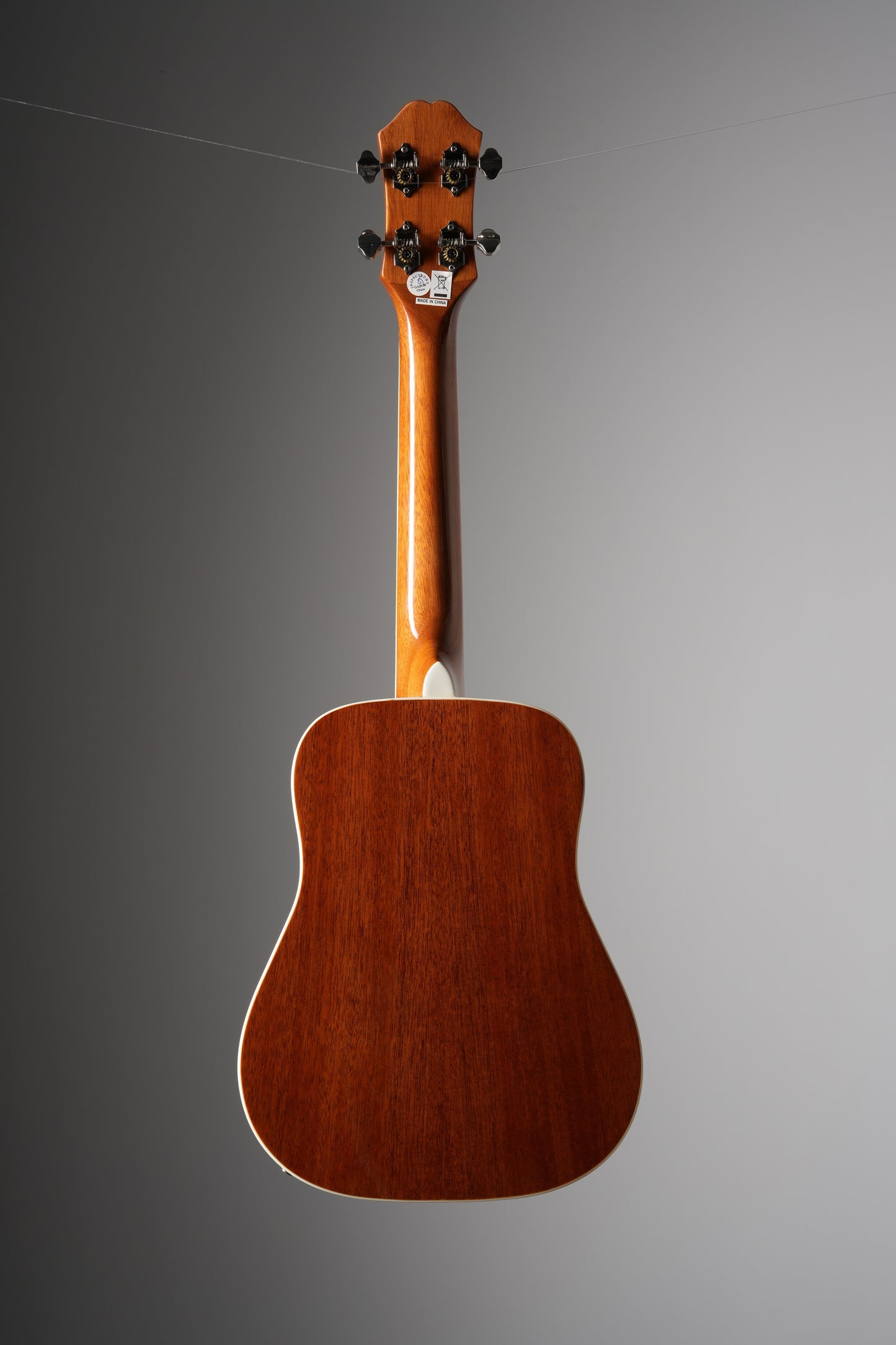 EPIPHONE Hummingbird Studio Tenor Ukulele