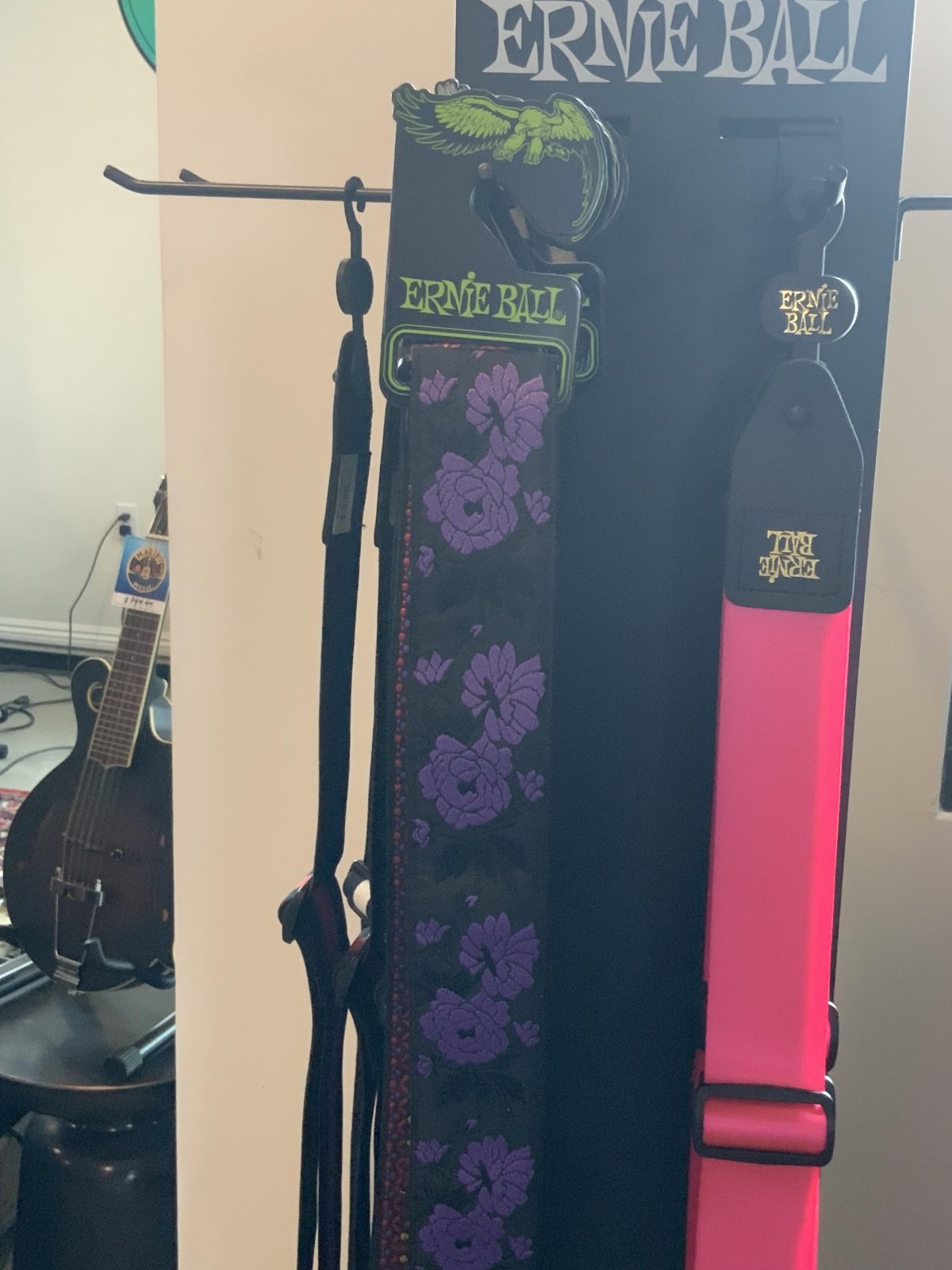 Ernie Ball Classic Jaquard guitar/bass strap - Lavender Rose