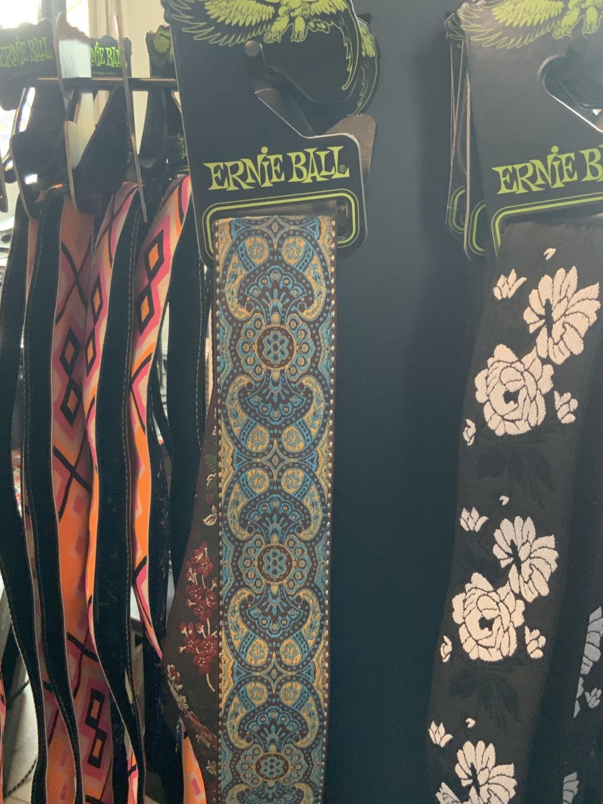 Ernie Ball Classic Jaquard guitar/bass Strap Imperial Paisley