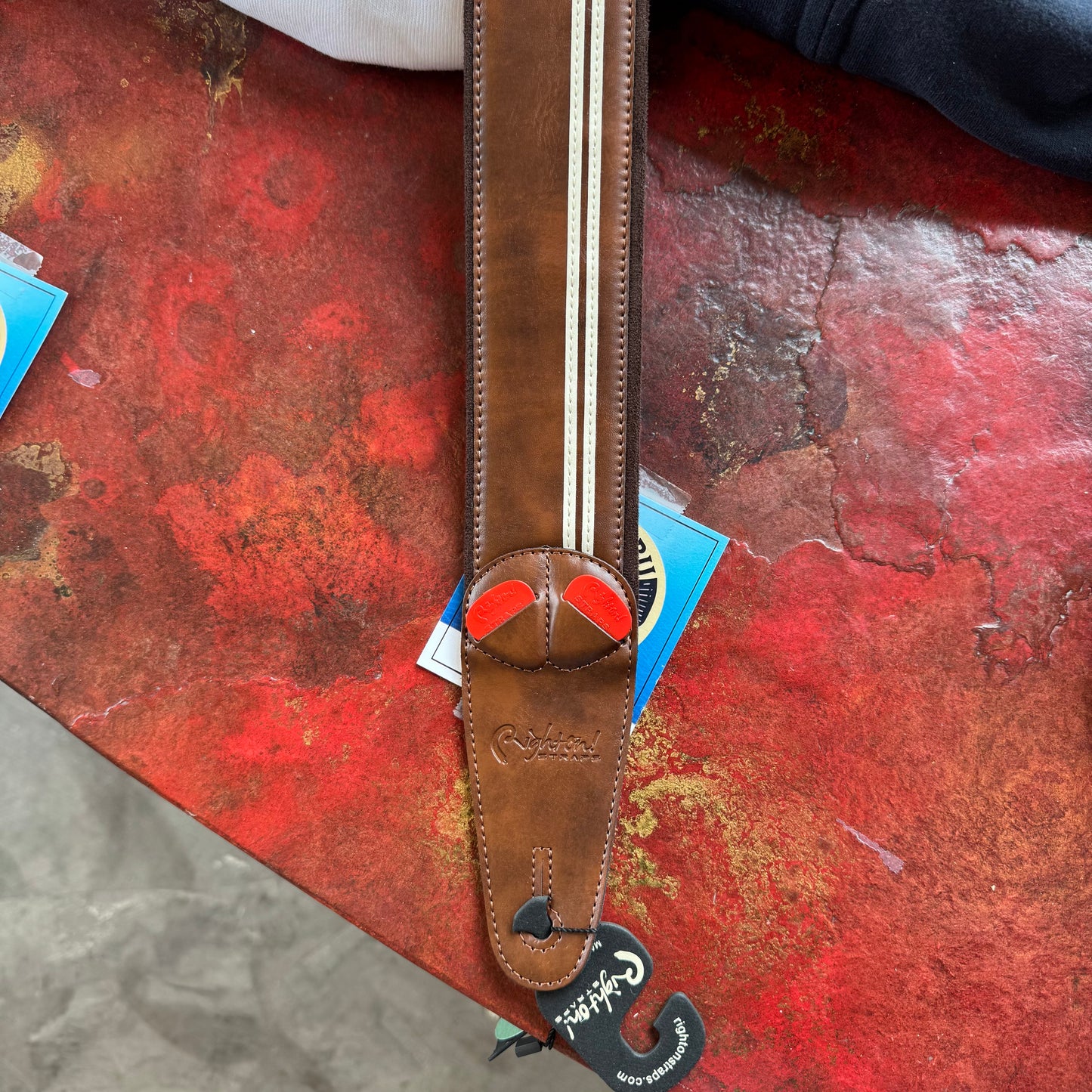Right On! Mojo Race Brown Guitar Strap