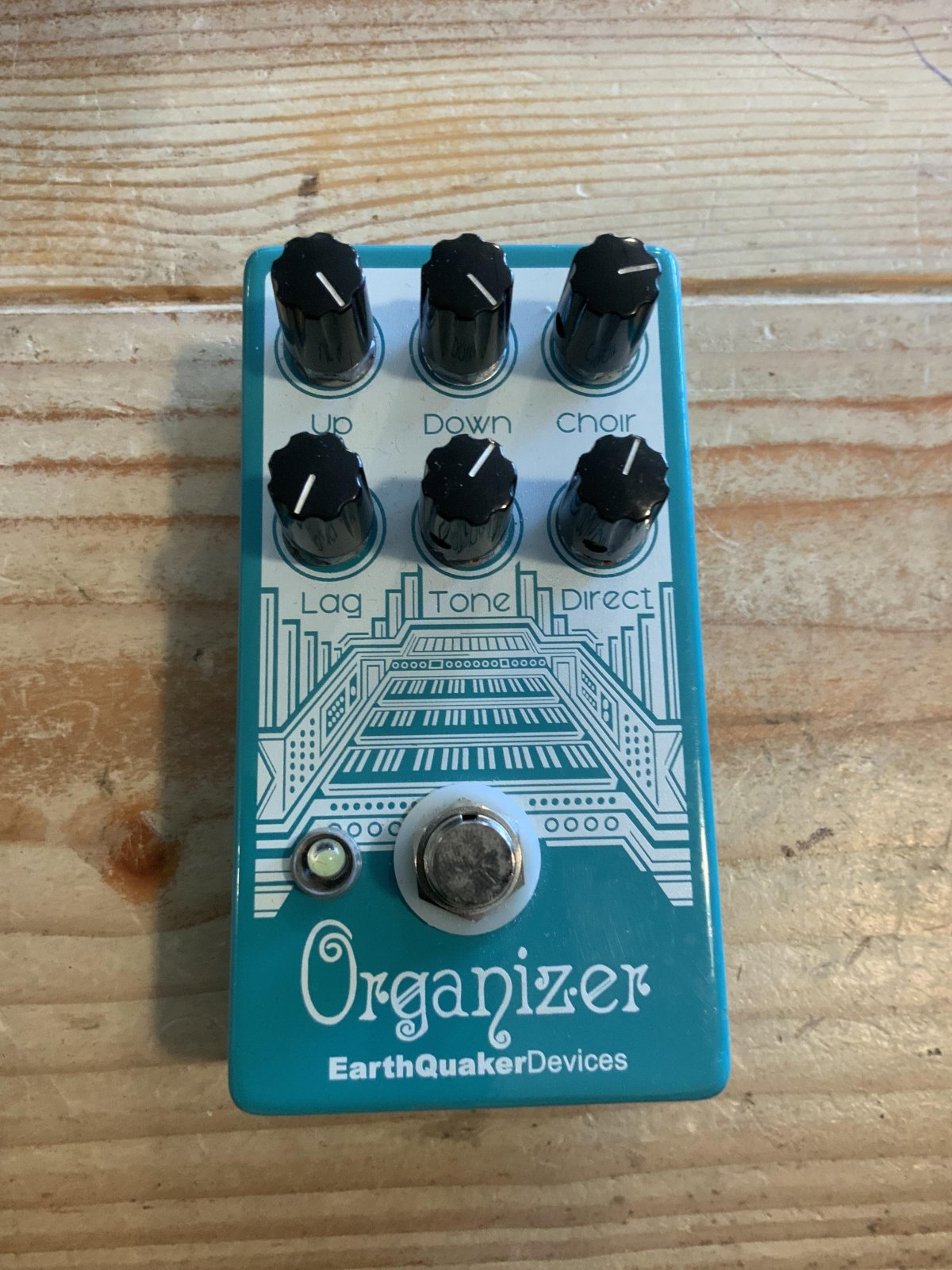Earthquaker Organizer Effects Pedal