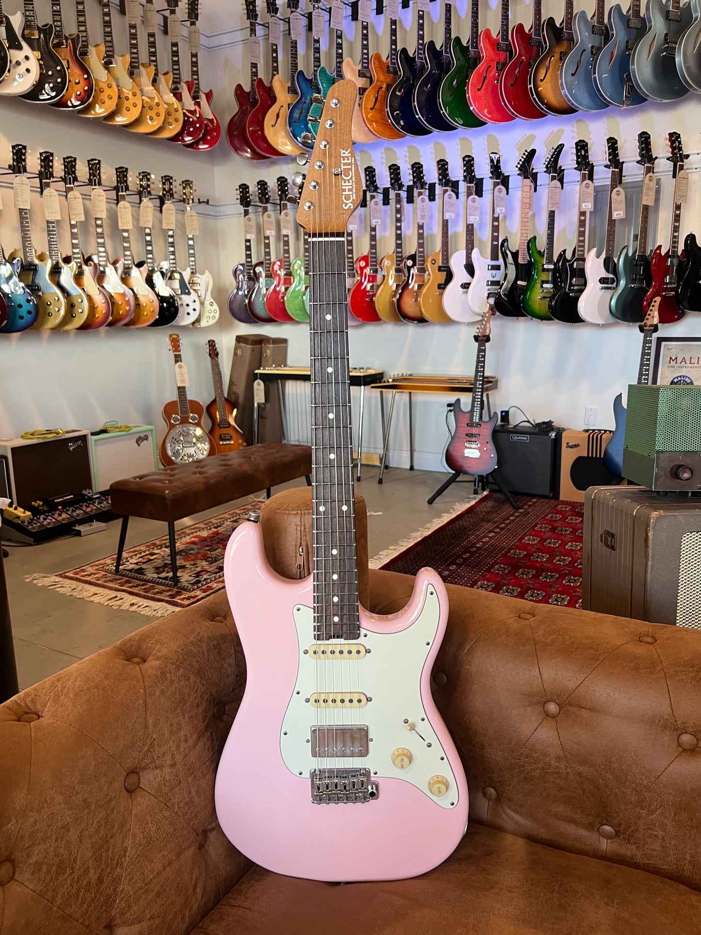 Schecter Trad Wembley HSS Shell Pink Aged Nitro