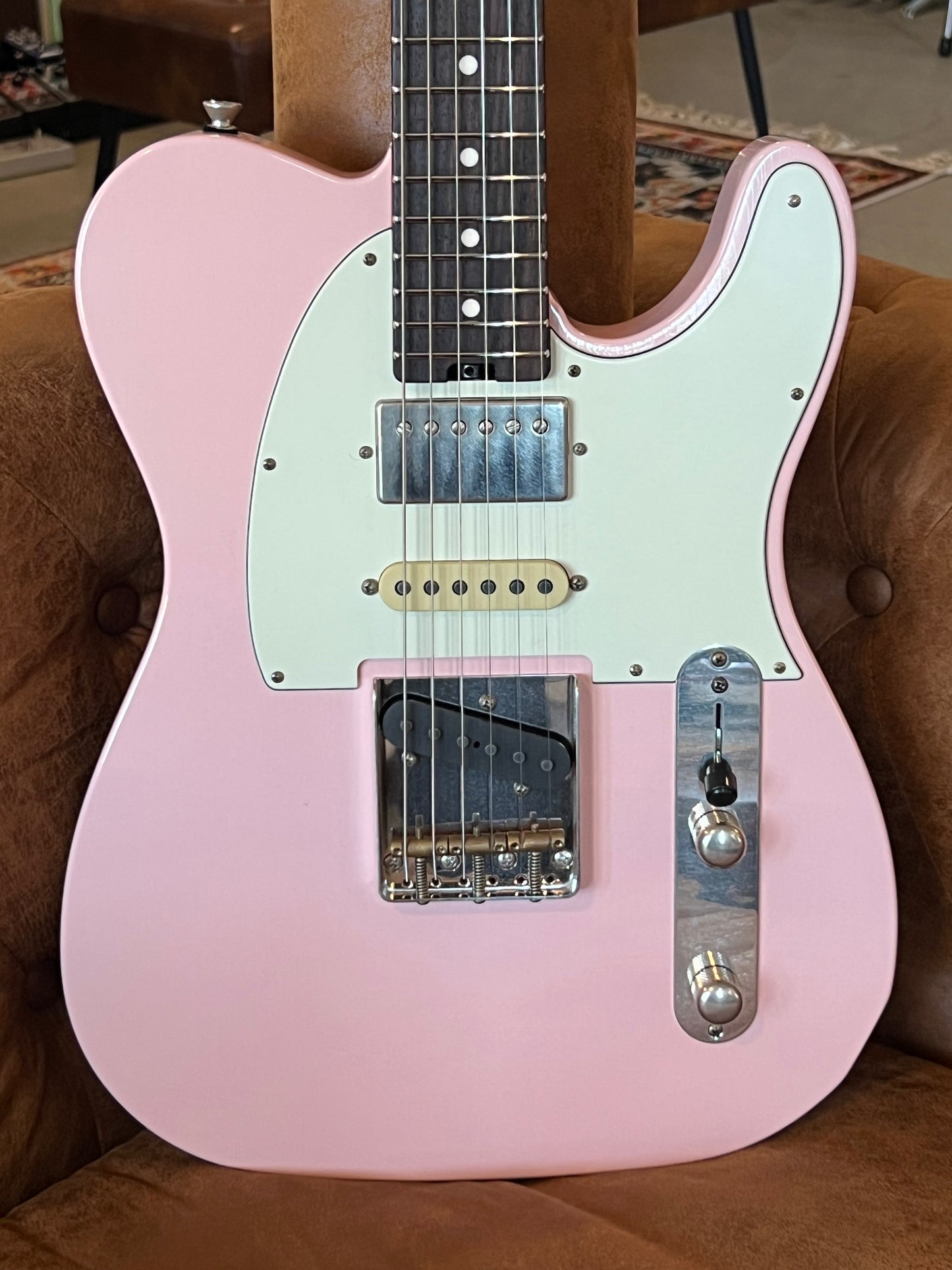 Schecter PT Wembley Studio Shell Pink Aged Nitro