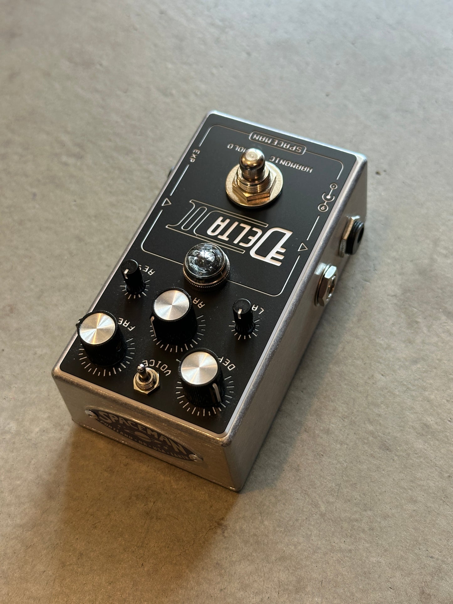 Spaceman Delta II Harmonic Tremolo Guitar Pedal