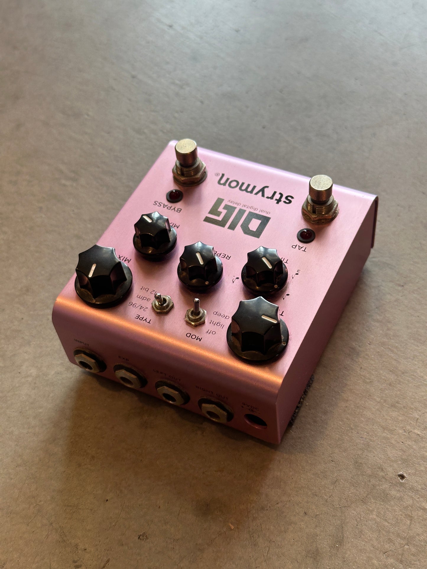 Strymon DIG v1 Dual Digital Delay Guitar Pedal