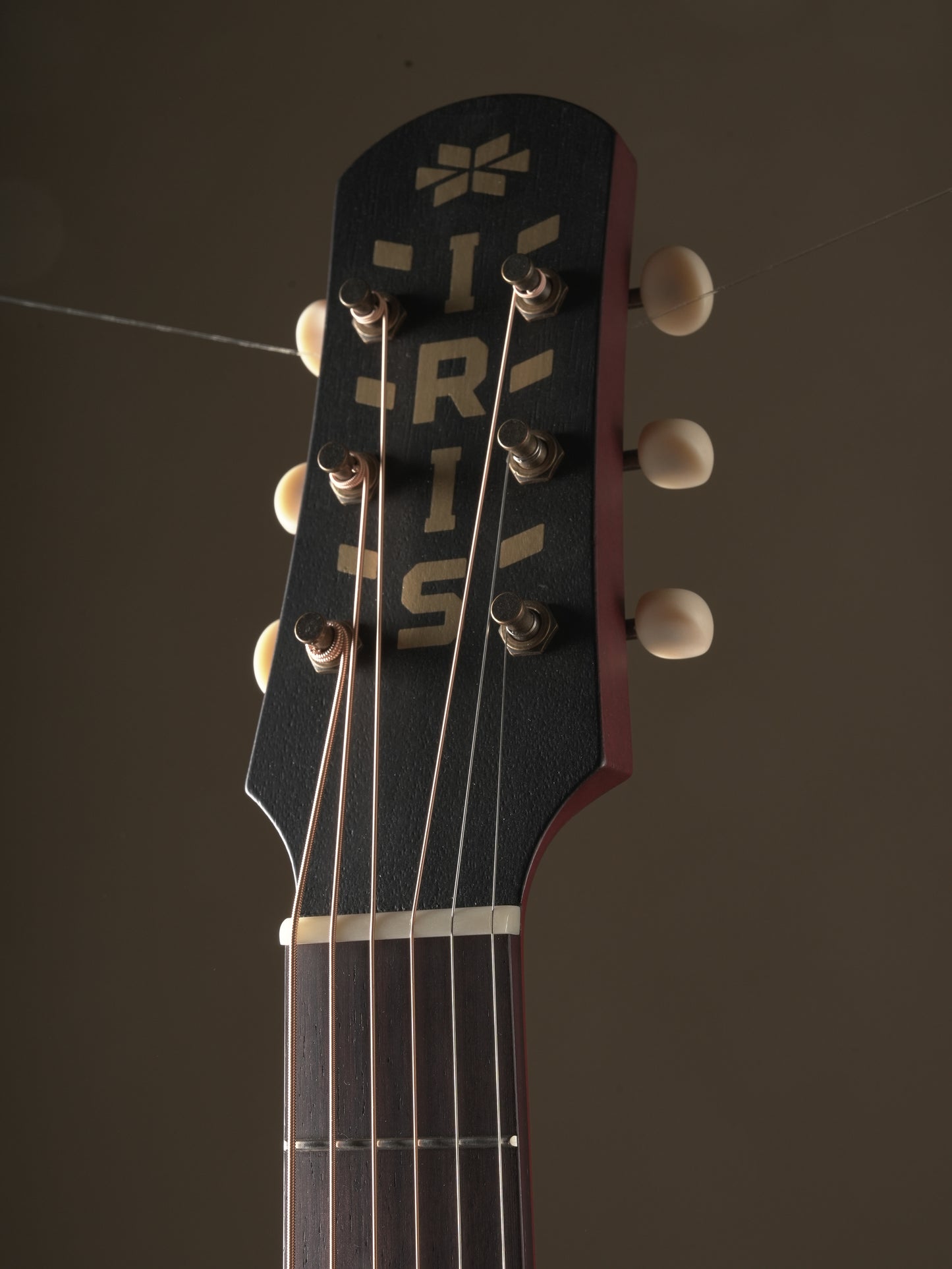 Iris MS-00 Acoustic Guitar - Cherry Burst, incl. OHSC