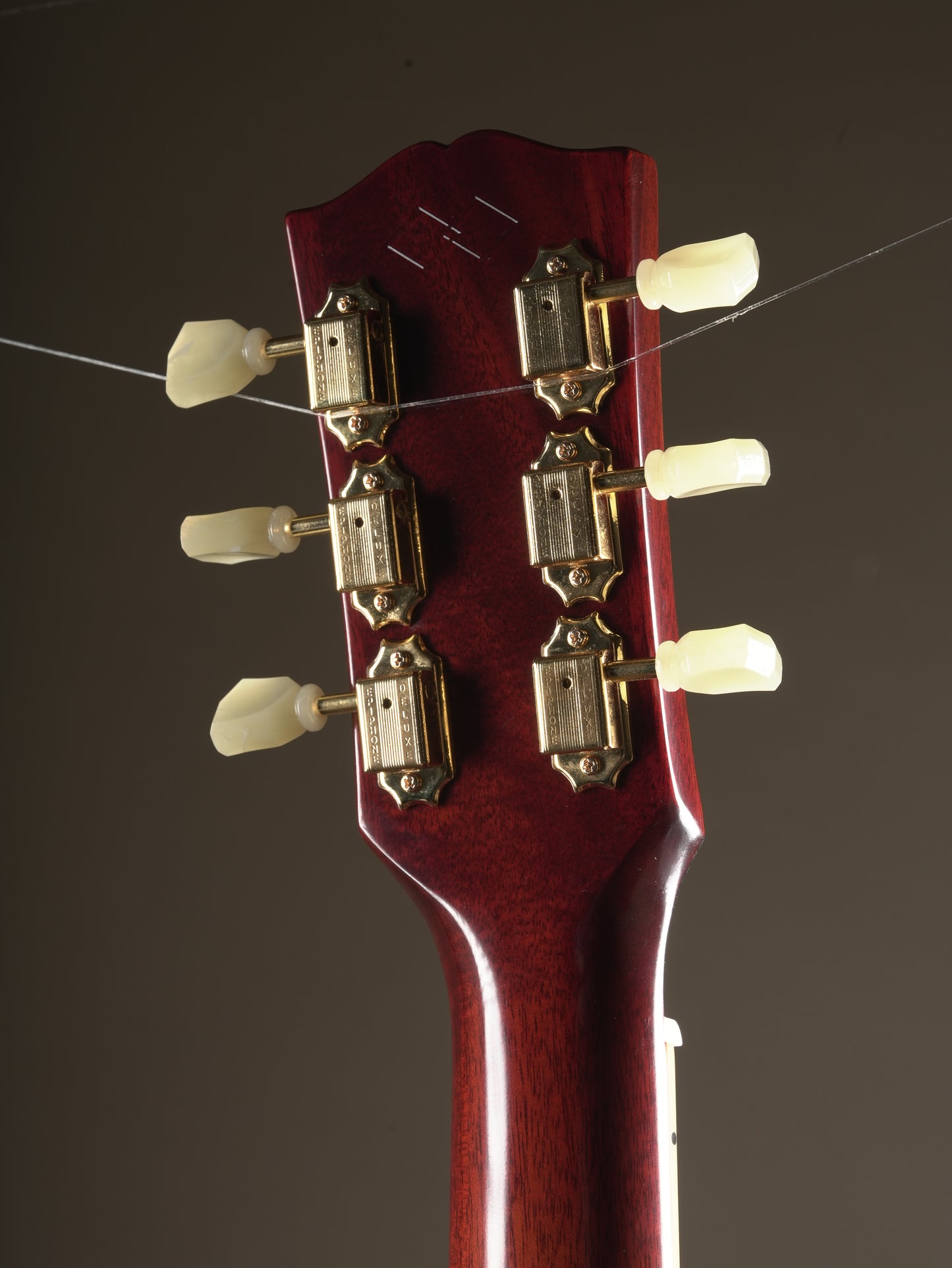 Epiphone "Inspired by Gibson Custom" 1960 Hummingbird Reissue acoustic electric guitar - Cherry Sunburst incl. OHSC