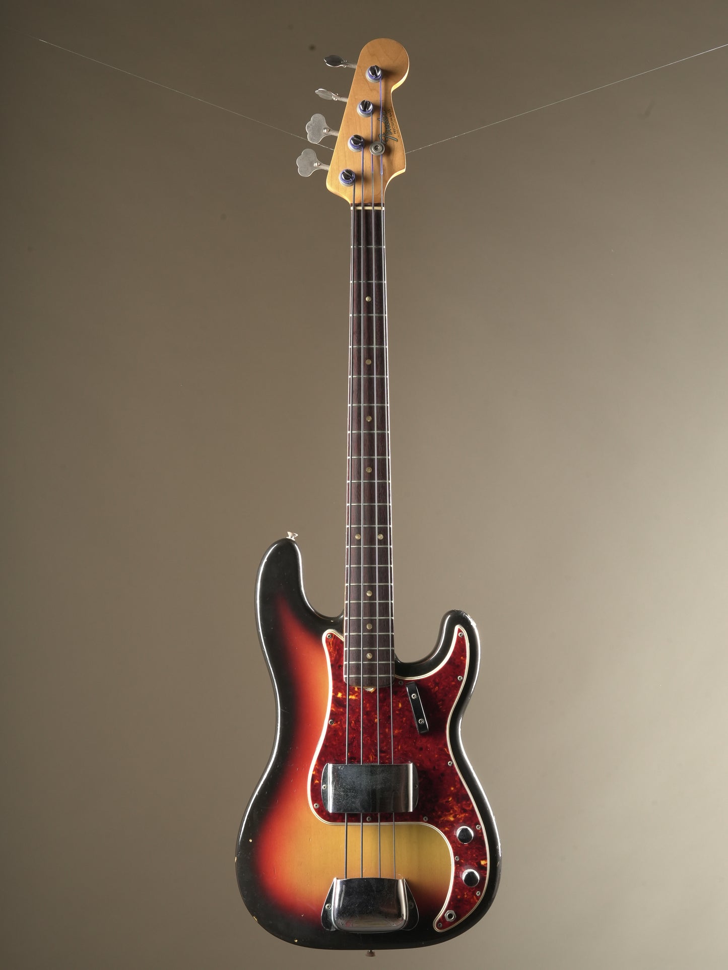 Fender (1966) Precision Bass - Three-tone sunburst, incl. HSC.