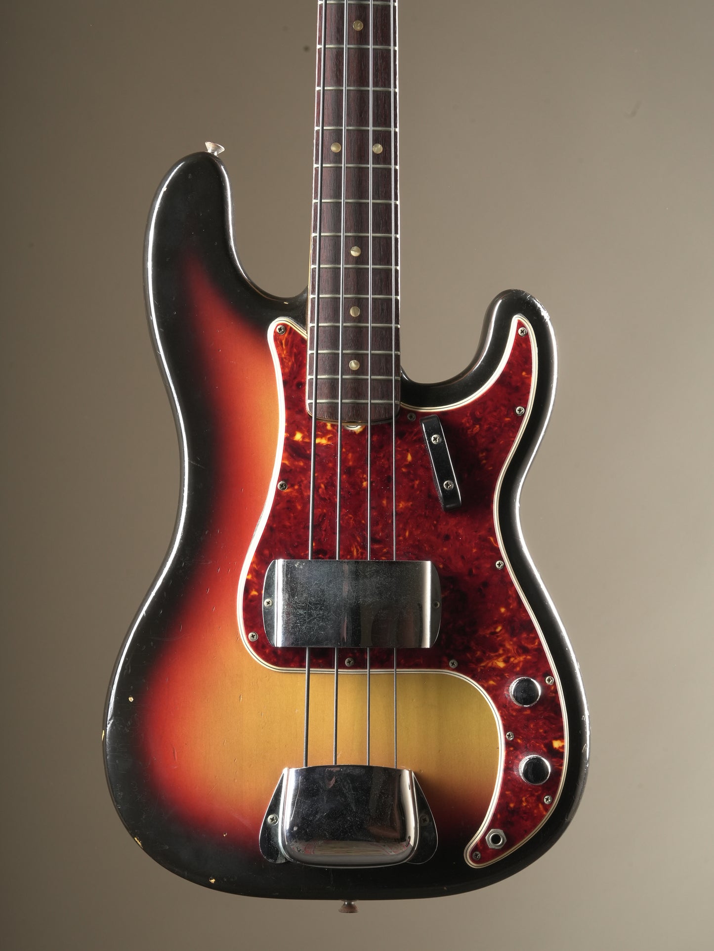 Fender (1966) Precision Bass - Three-tone sunburst, incl. HSC.