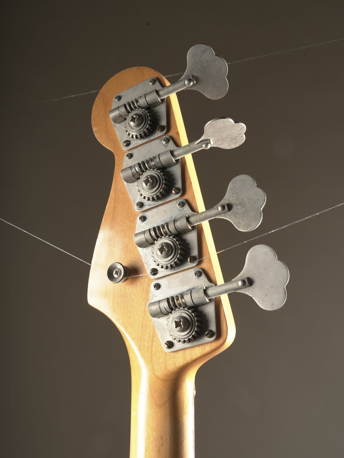 Fender (1966) Precision Bass - Three-tone sunburst, incl. HSC.