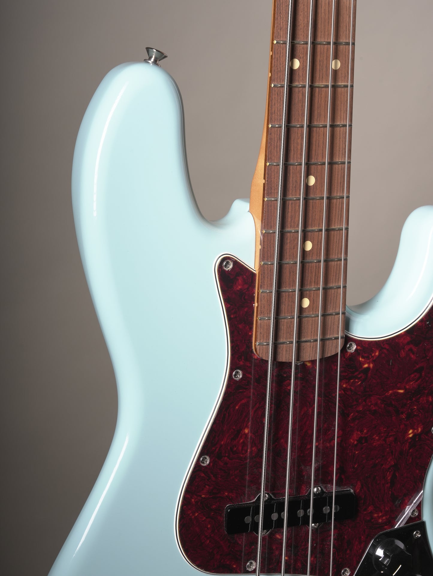 Fender Vintera 60s Jazz Bass - Daphne Blue w/ gigbag