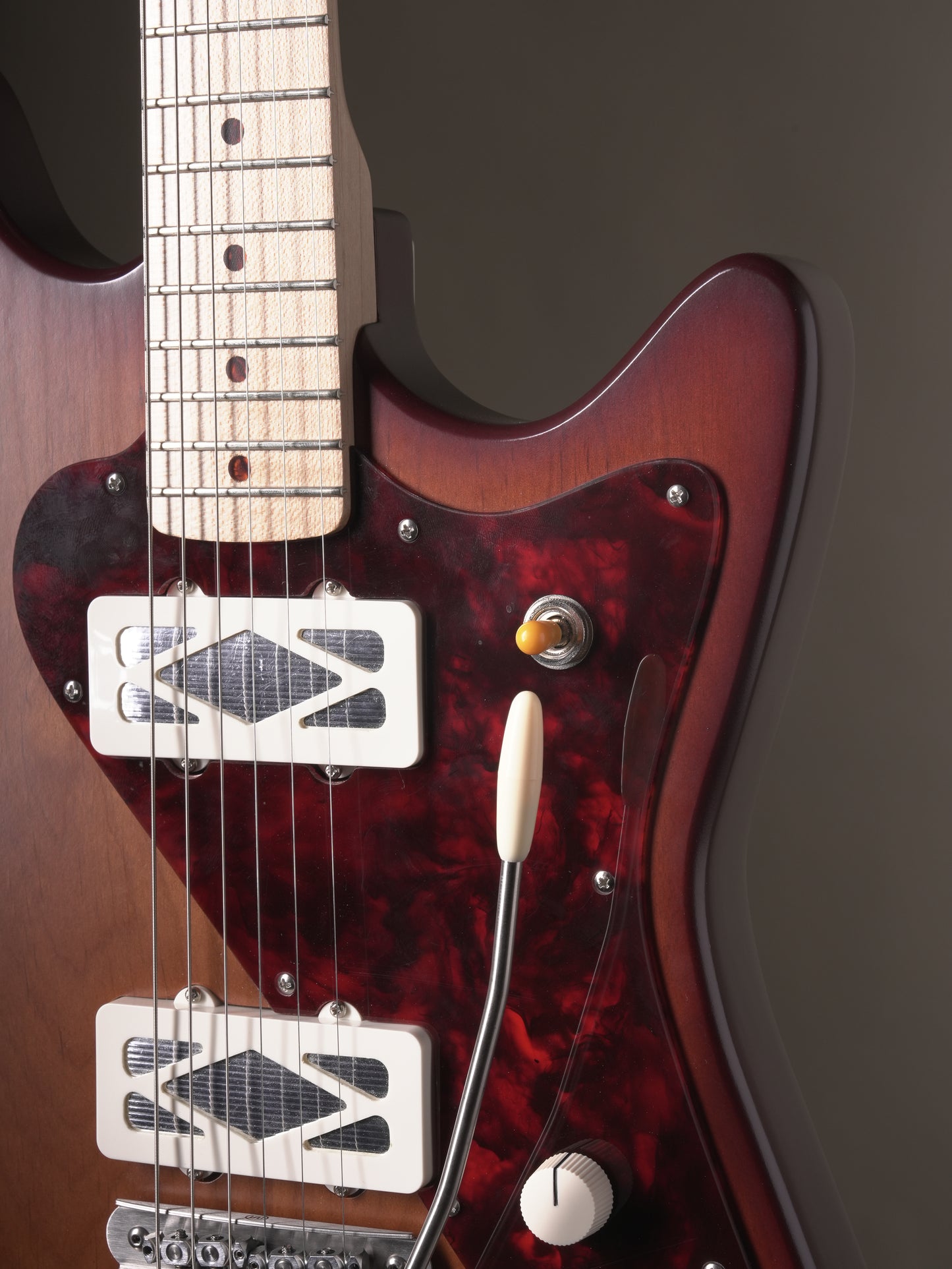 Black Bobbin Phantone Electric Guitar - Bridgeport Burst, incl. Deluxe Gig Bag