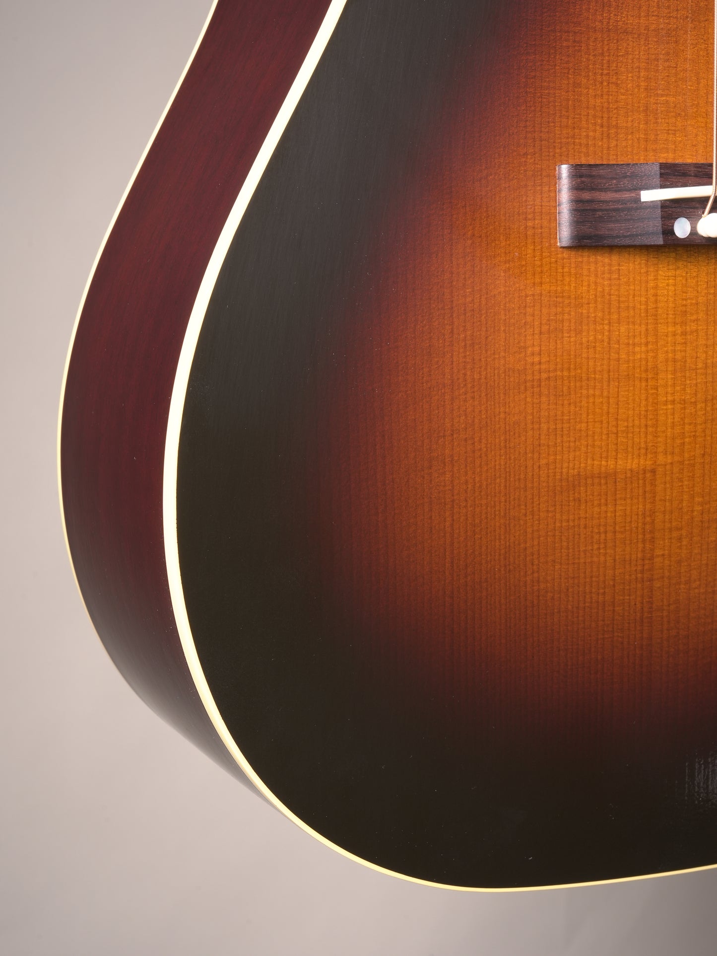 Gibson Custom Shop Historic 1942 Banner J-45 Acoustic Guitar - Vintage Sunburst, incl. OHSC