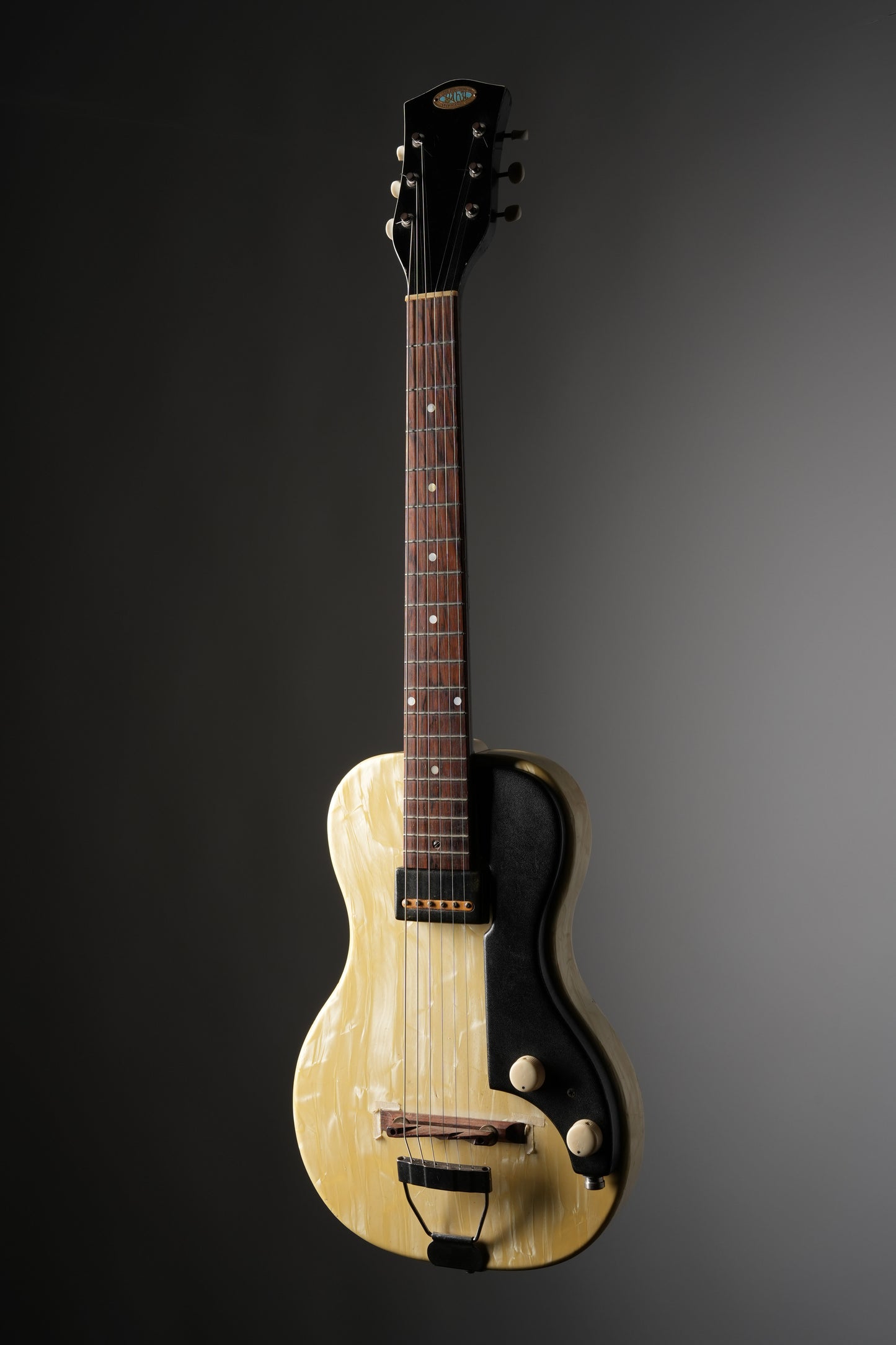 Oahu (1952-52) Ozark Electric Guitar - MOTS, w/ Original Chipboard Case