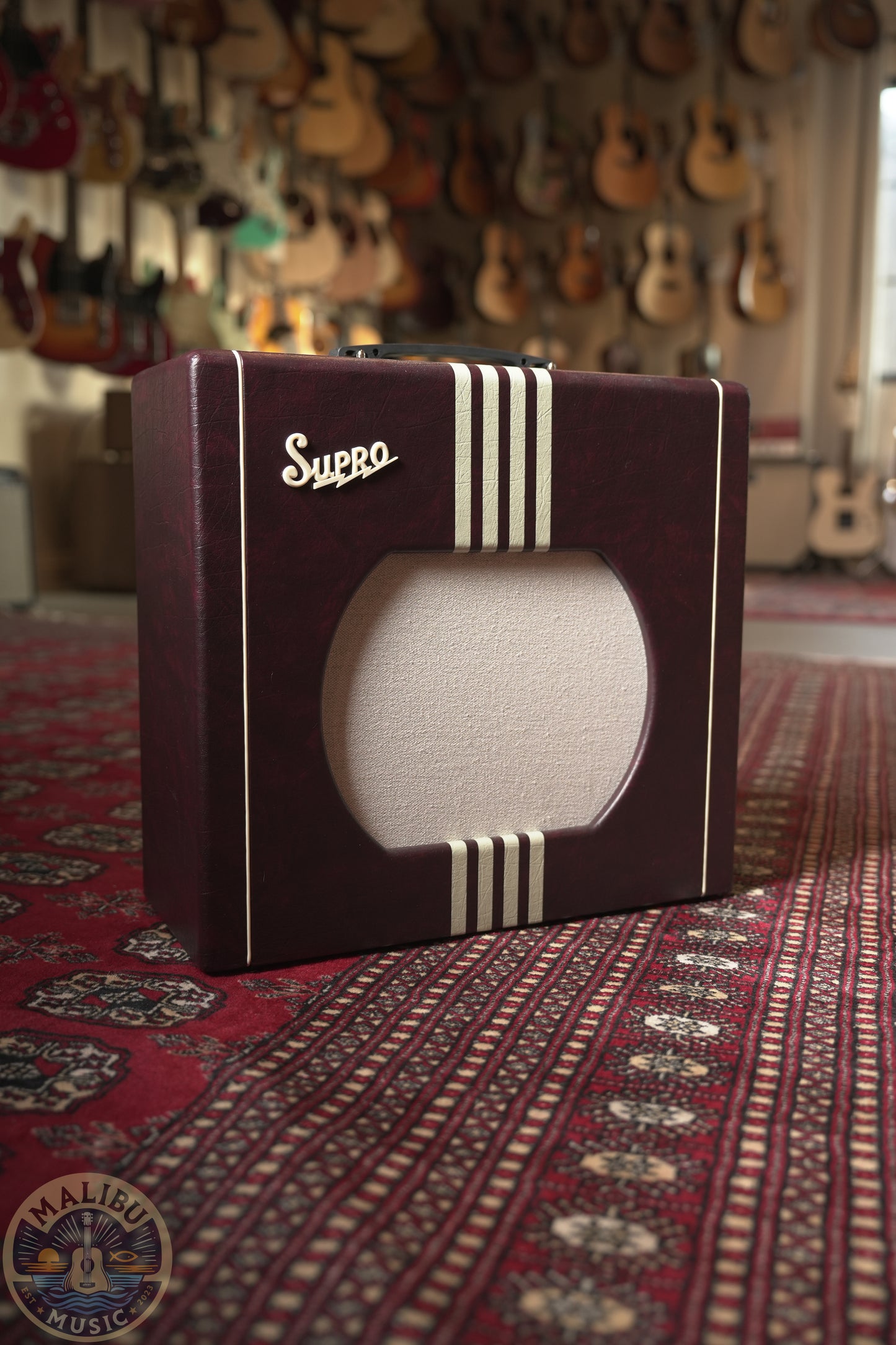 Supro Delta King 12 15w 1x12" Tube Guitar Amp Combo - Burgundy Tolex w/ Cream Stripes