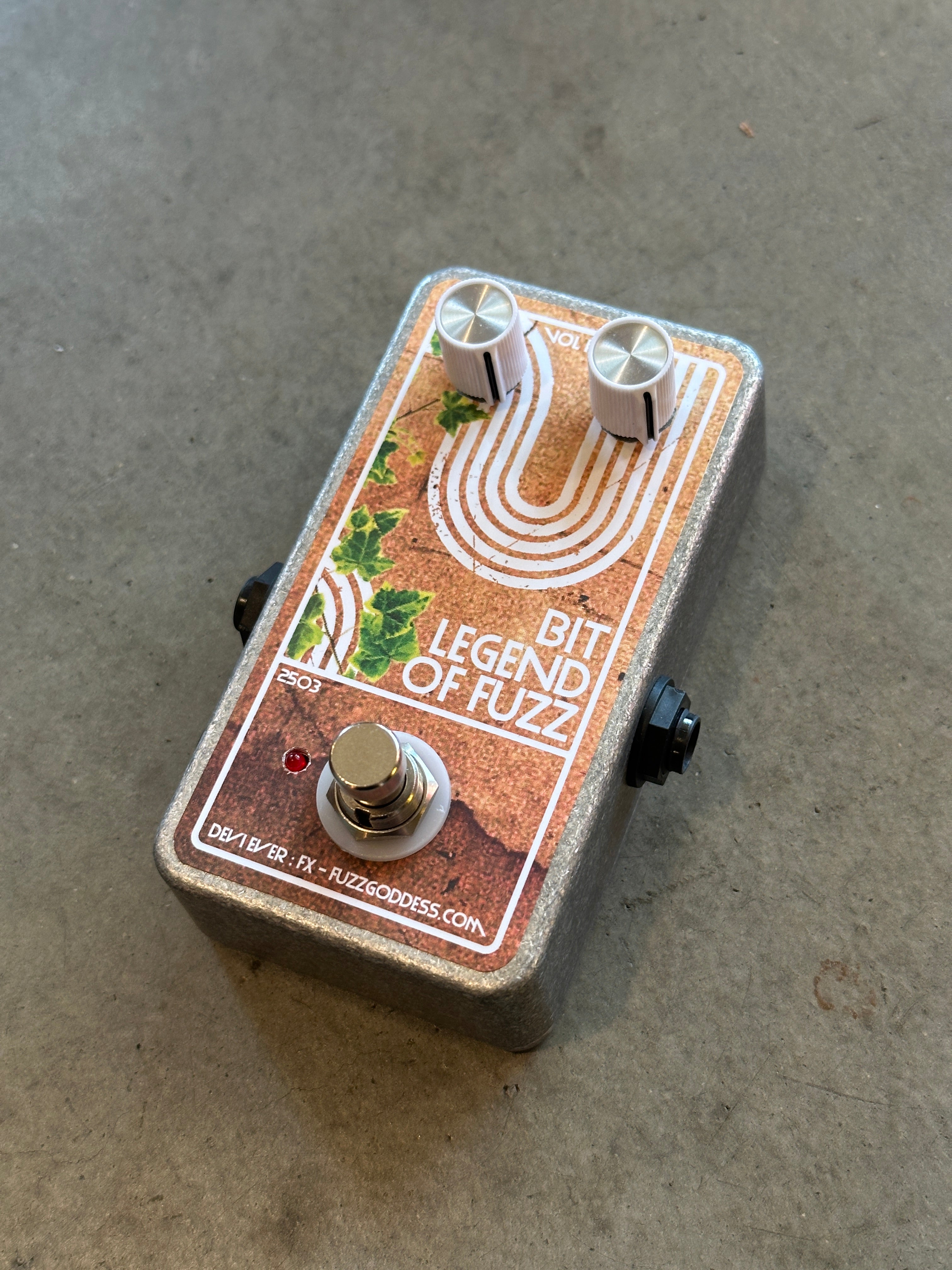 (希少)Devi Ever FX OK fuzz 動作確認済み Devi Ever FX Reintroduces Silver Rose Fuzz Pedal – No Treble