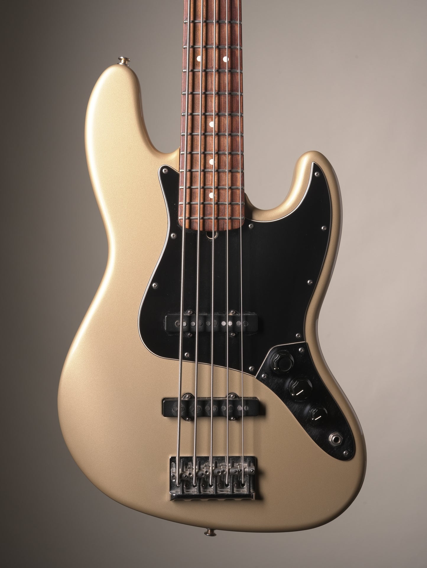 Fender (2006) American Standard Jazz Bass 5 String Electric Bass - Shoreline Gold, incl. OHSC
