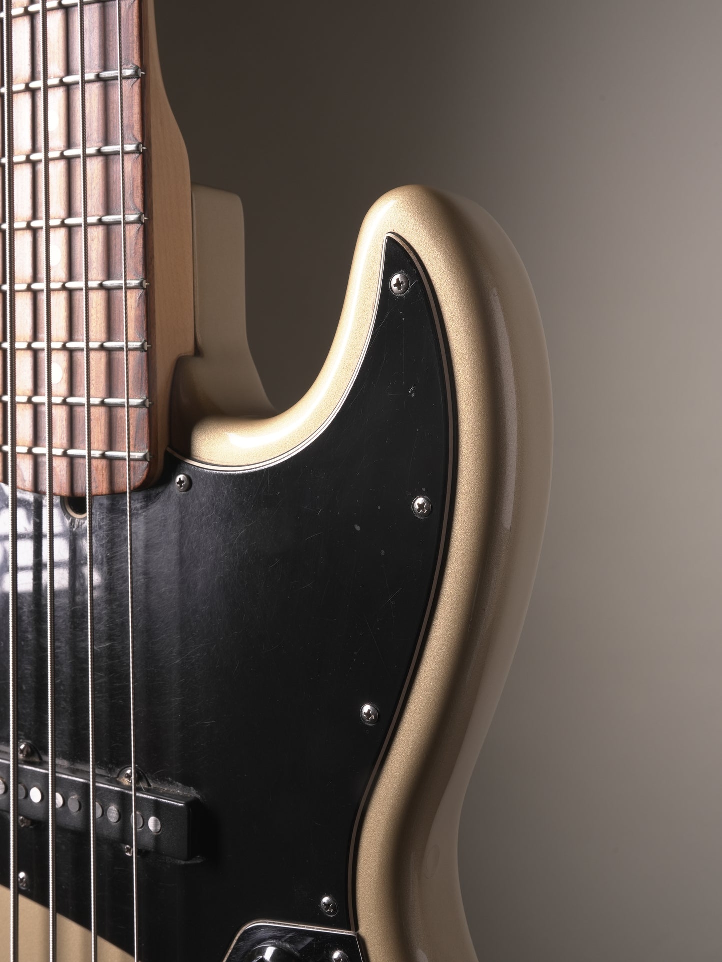 Fender (2006) American Standard Jazz Bass 5 String Electric Bass - Shoreline Gold, incl. OHSC