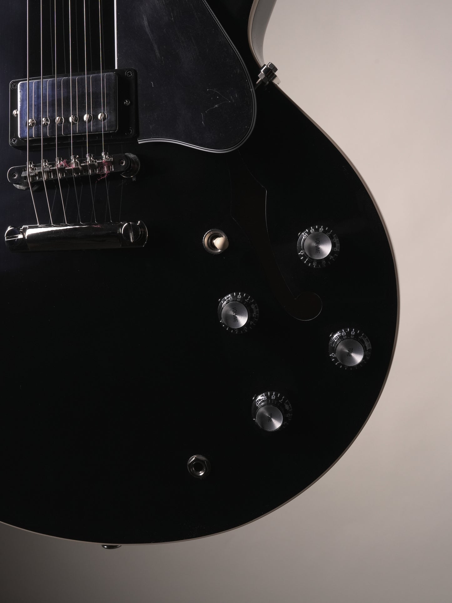 Gibson ES-335 Semi-Hollow Electric Guitar - Ebony w/ OHSC