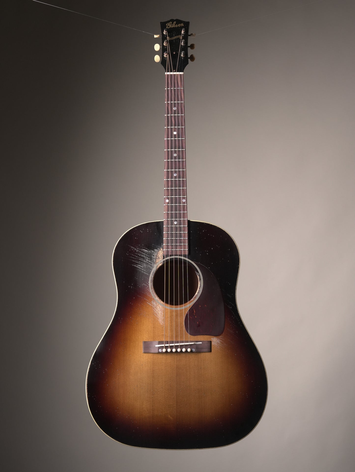Gibson Custom Shop Historic 1942 Banner J-45 Acoustic Guitar - Murphy Lab Heavy Aged Vintage Sunburst, incl. OHSC