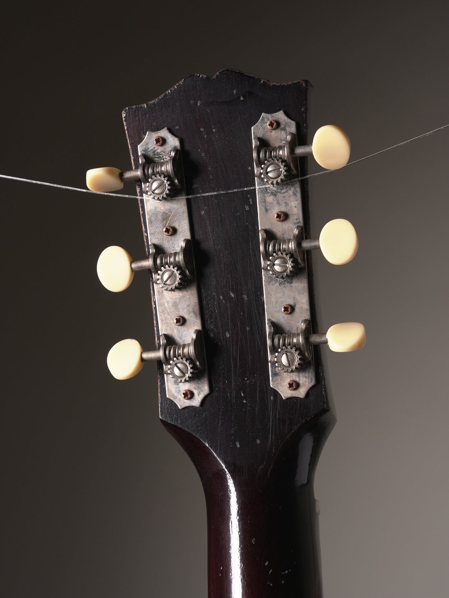 Gibson Custom Shop Historic 1942 Banner J-45 Acoustic Guitar - Murphy Lab Heavy Aged Vintage Sunburst, incl. OHSC