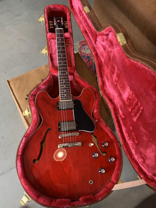 Gibson ES-335 - Finish:Sixties Cherry