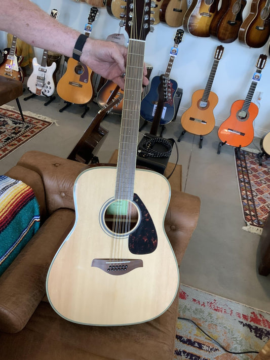 Yamaha FG820-12 Dreadnought 12-String Acoustic Guitar