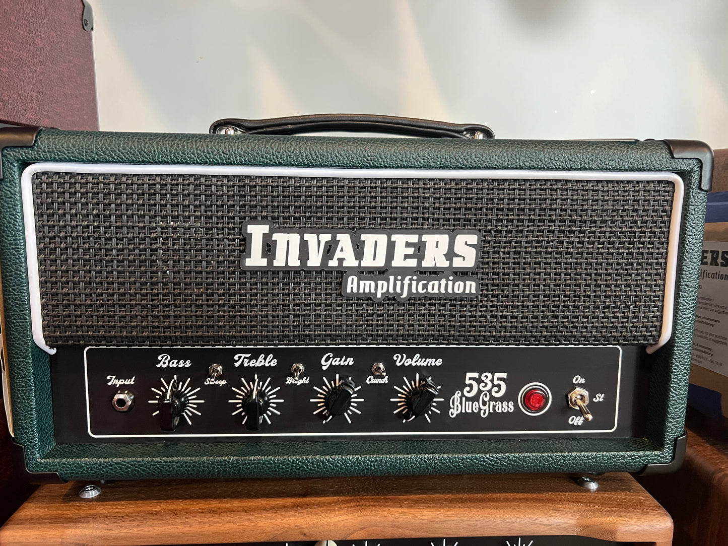 Invaders Amplification 535 BlueGrass 35w Green Bronco
