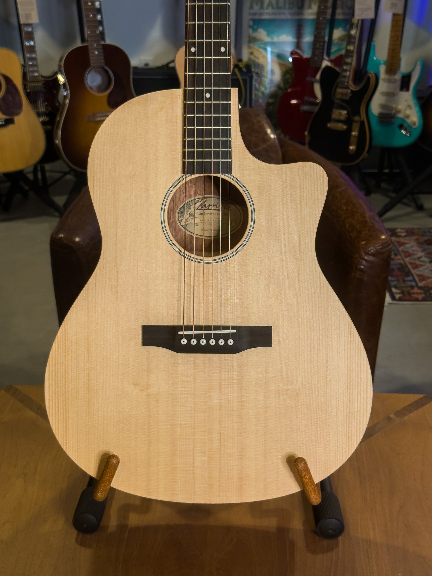 Larrivee Simple 6 - LV-Body Natural Acoustic Guitar