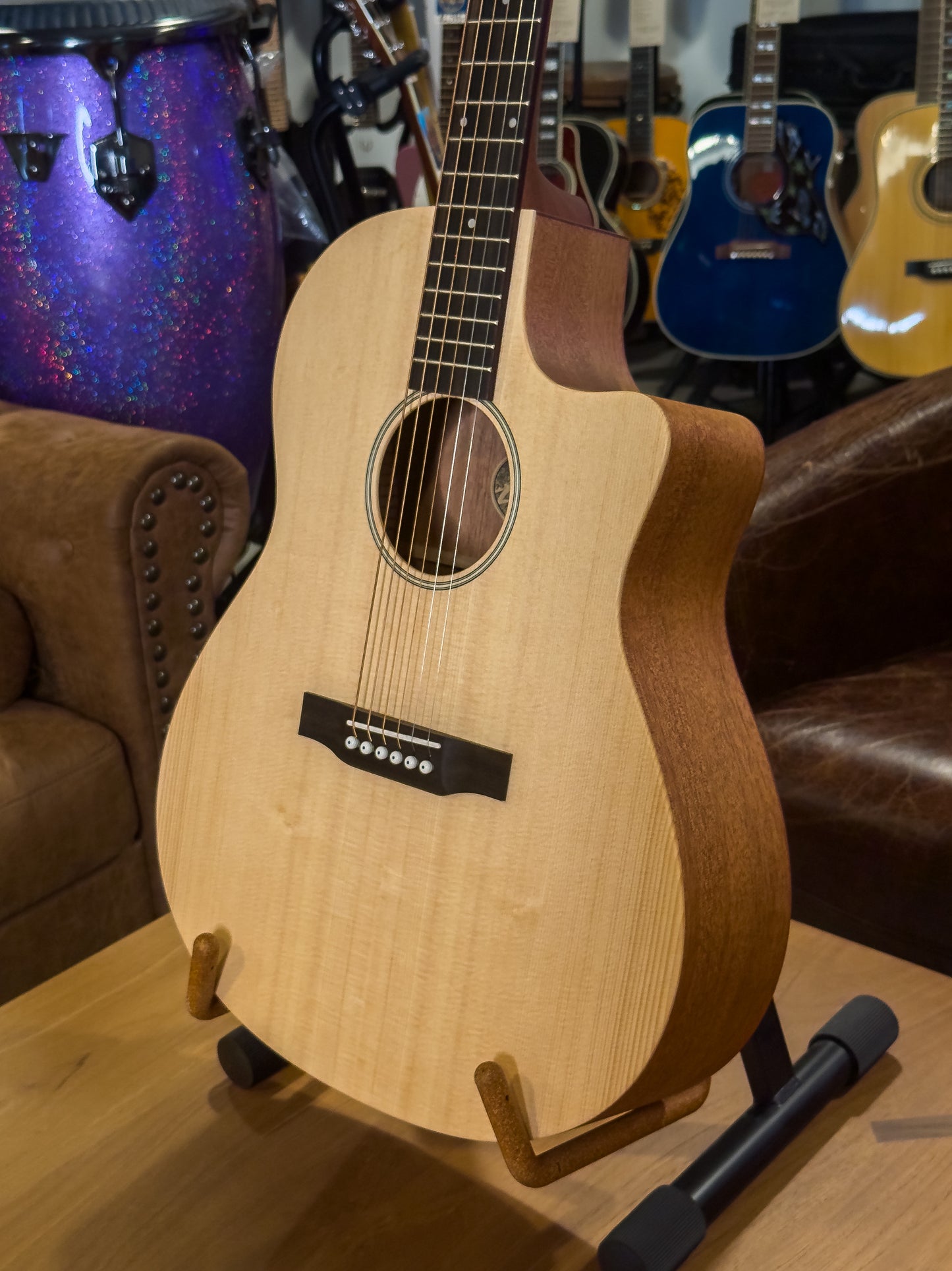 Larrivee Simple 6 - LV-Body Natural Acoustic Guitar