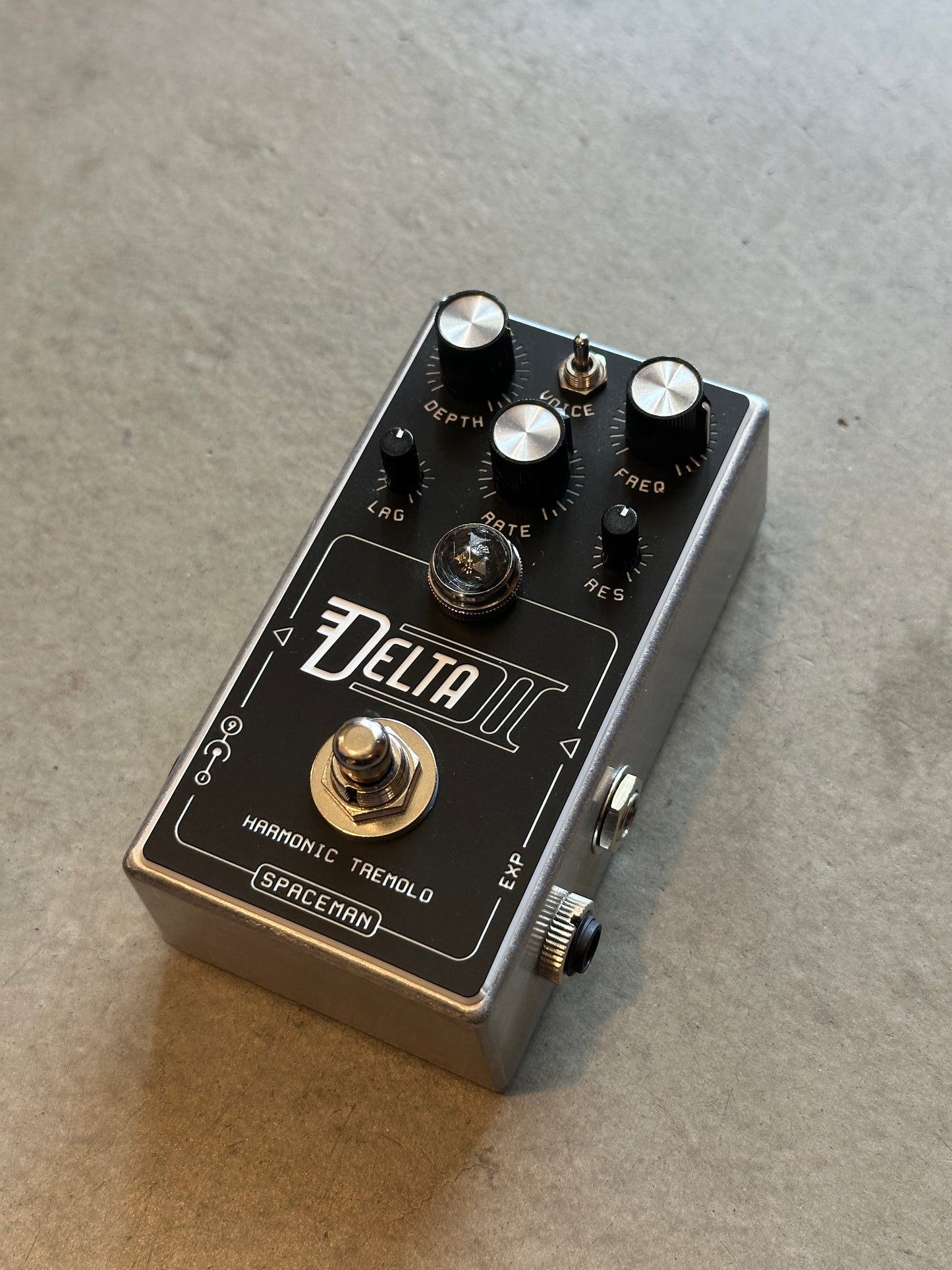 Spaceman Delta II Harmonic Tremolo Guitar Pedal