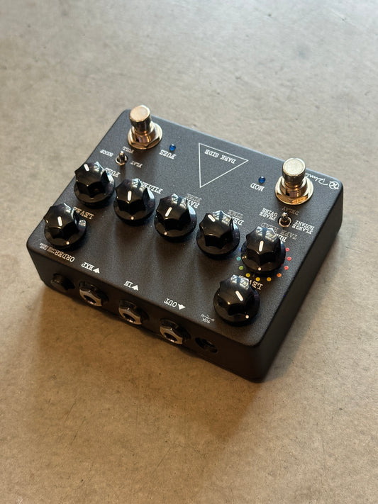 Keeley Dark Side Delay, Fuzz, Modulation Multi Effect Guitar Pedal