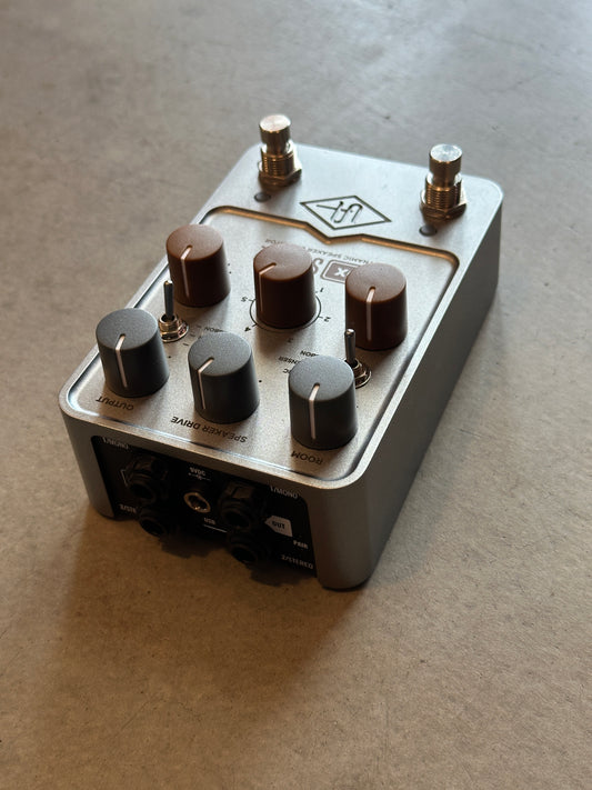 Universal Audio OX Stomp Dynamic Speaker Emulation Guitar Pedal