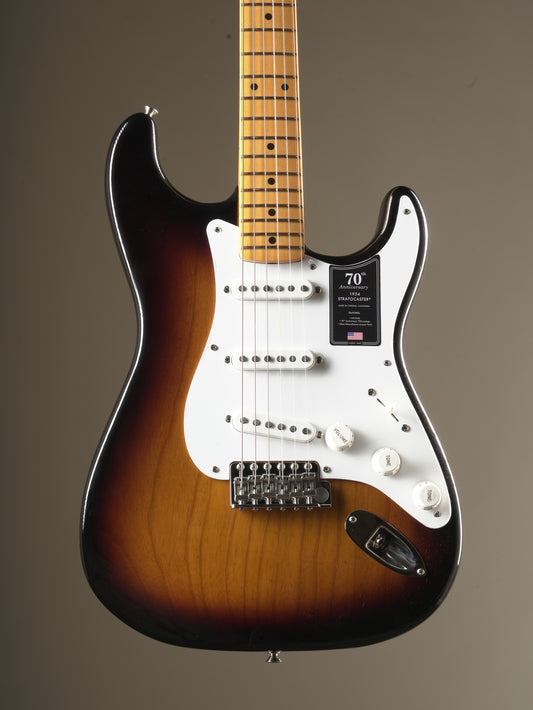 Fender (2024) 70th Anniversary American Vintage II 1954 Stratocaster electric guitar - Sunburst, incl. OHSC