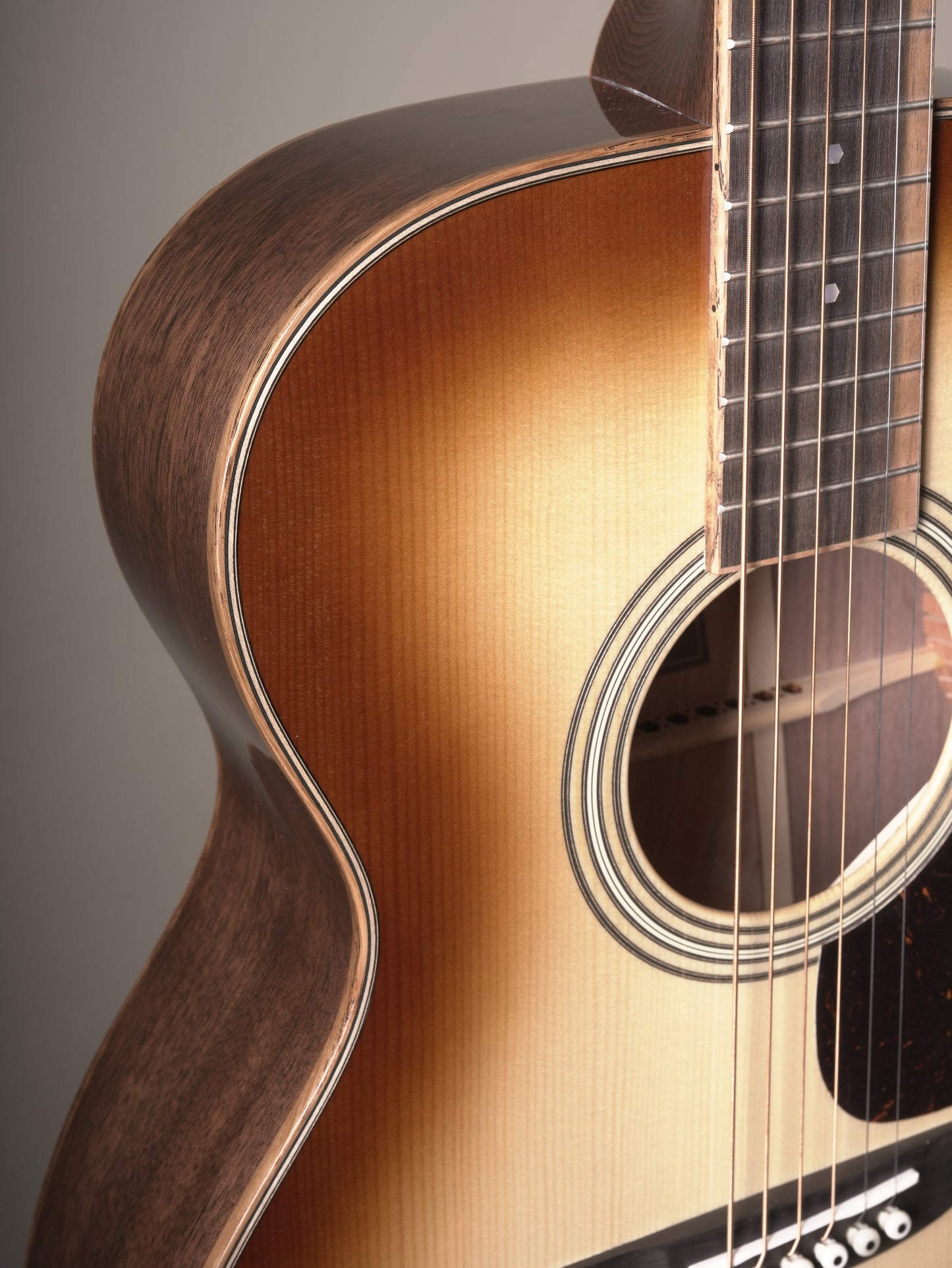 Martin OM-35 Inception Acoustic Guitar - Dark Toasted Burst, incl. OHSC