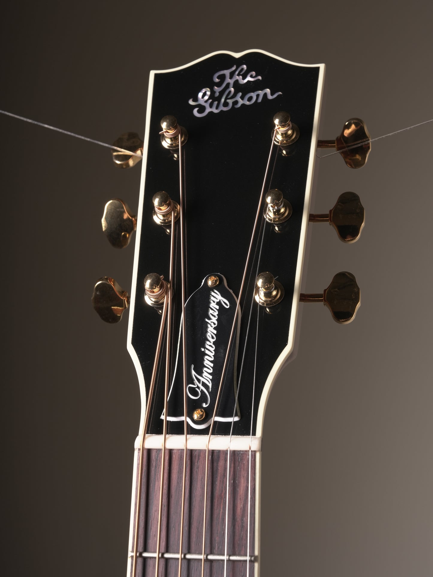 Gibson Advanced Jumbo Anniversary Limited Edition Acoustic Guitar - Cremona Burst incl. OHSC