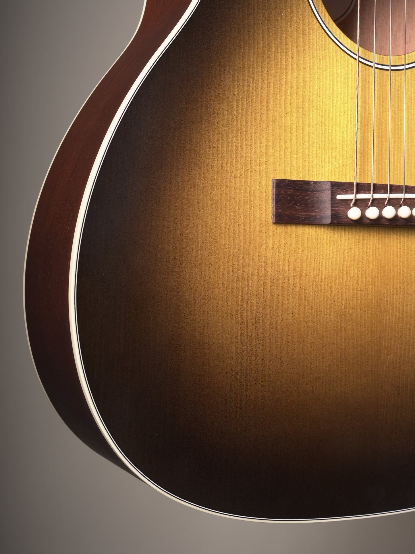 Iris (2025) RCM-000 Acoustic Guitar - Cremona Burst, incl. OHSC