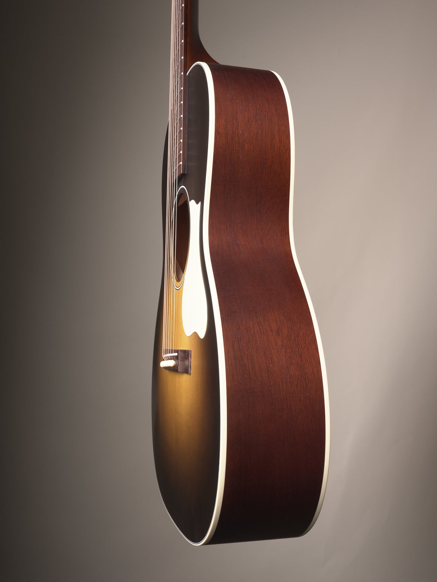 Iris (2025) RCM-000 Acoustic Guitar - Cremona Burst, incl. OHSC