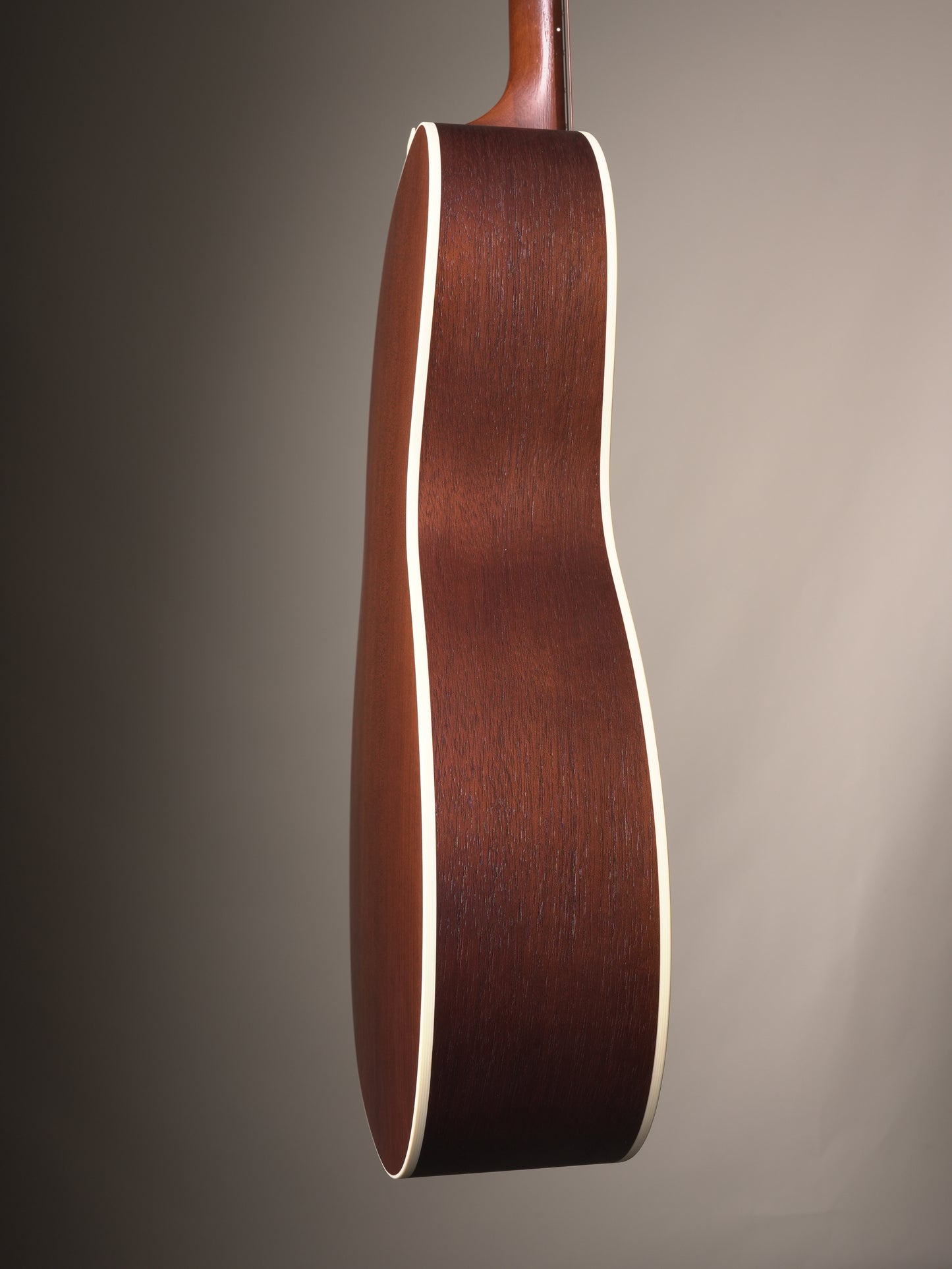 Iris (2025) RCM-000 Acoustic Guitar - Cremona Burst, incl. OHSC