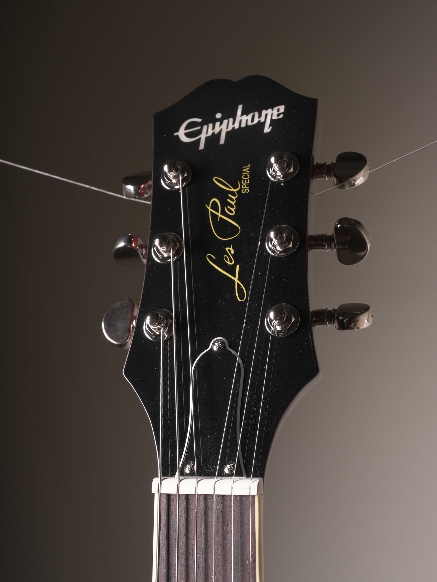 Epiphone Les Paul Special Double Cutaway Figured Top Electric Guitar - Bourbon Burst w/ Gigbag