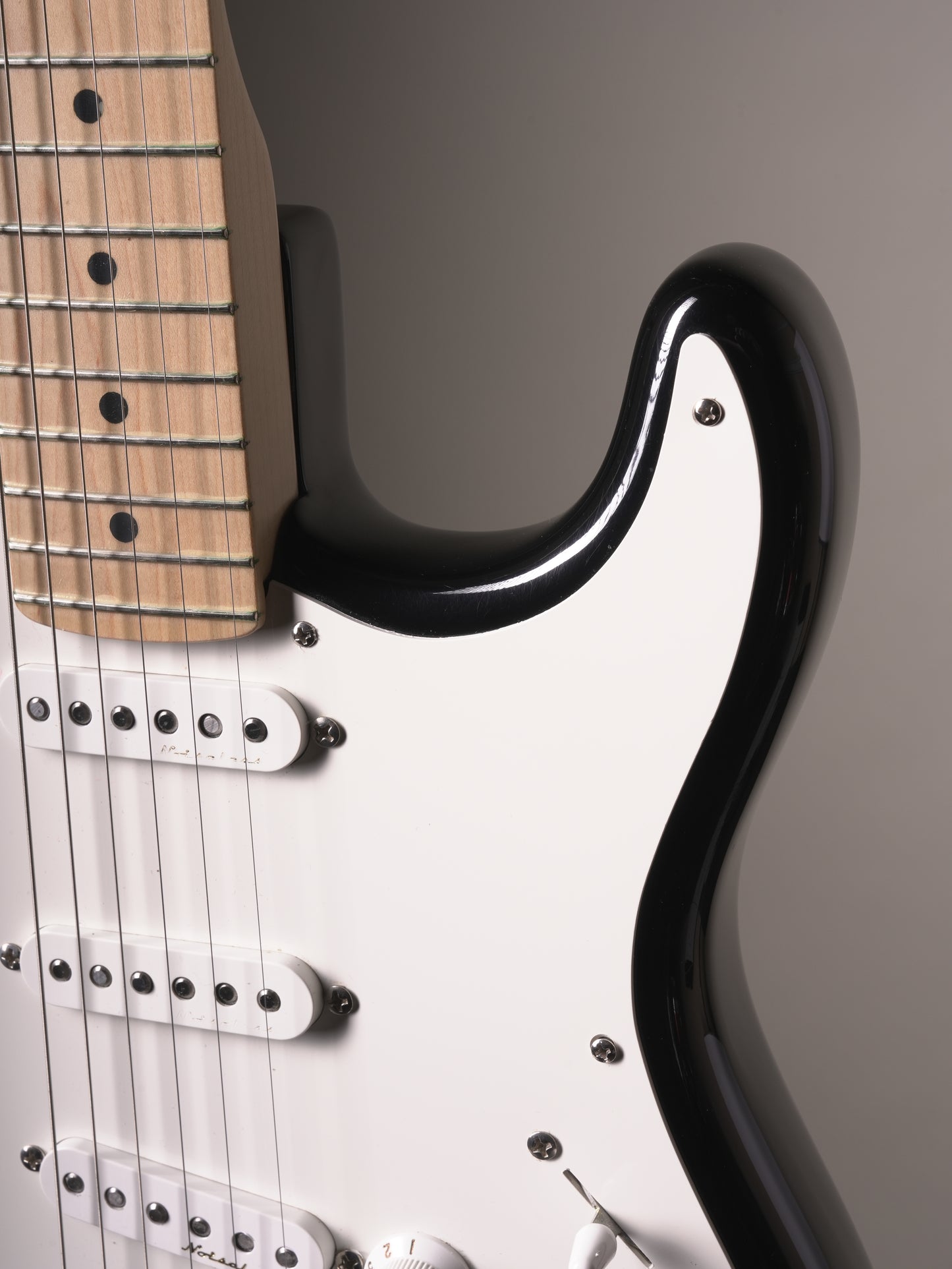 Fender (2006) Eric Clapton "Blackie" Stratocaster Electric Guitar - Black w. HSC
