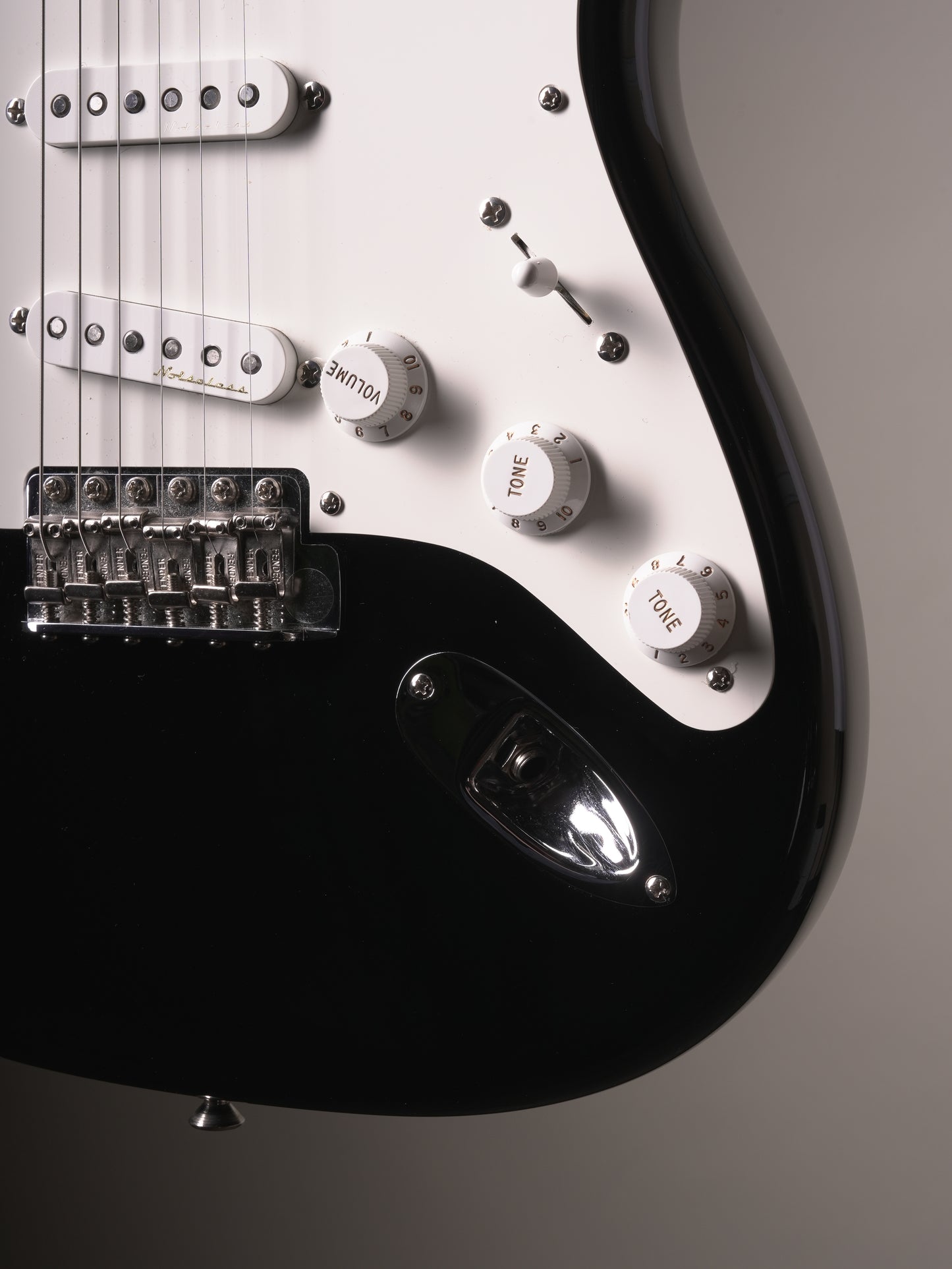 Fender (2006) Eric Clapton "Blackie" Stratocaster Electric Guitar - Black w. HSC
