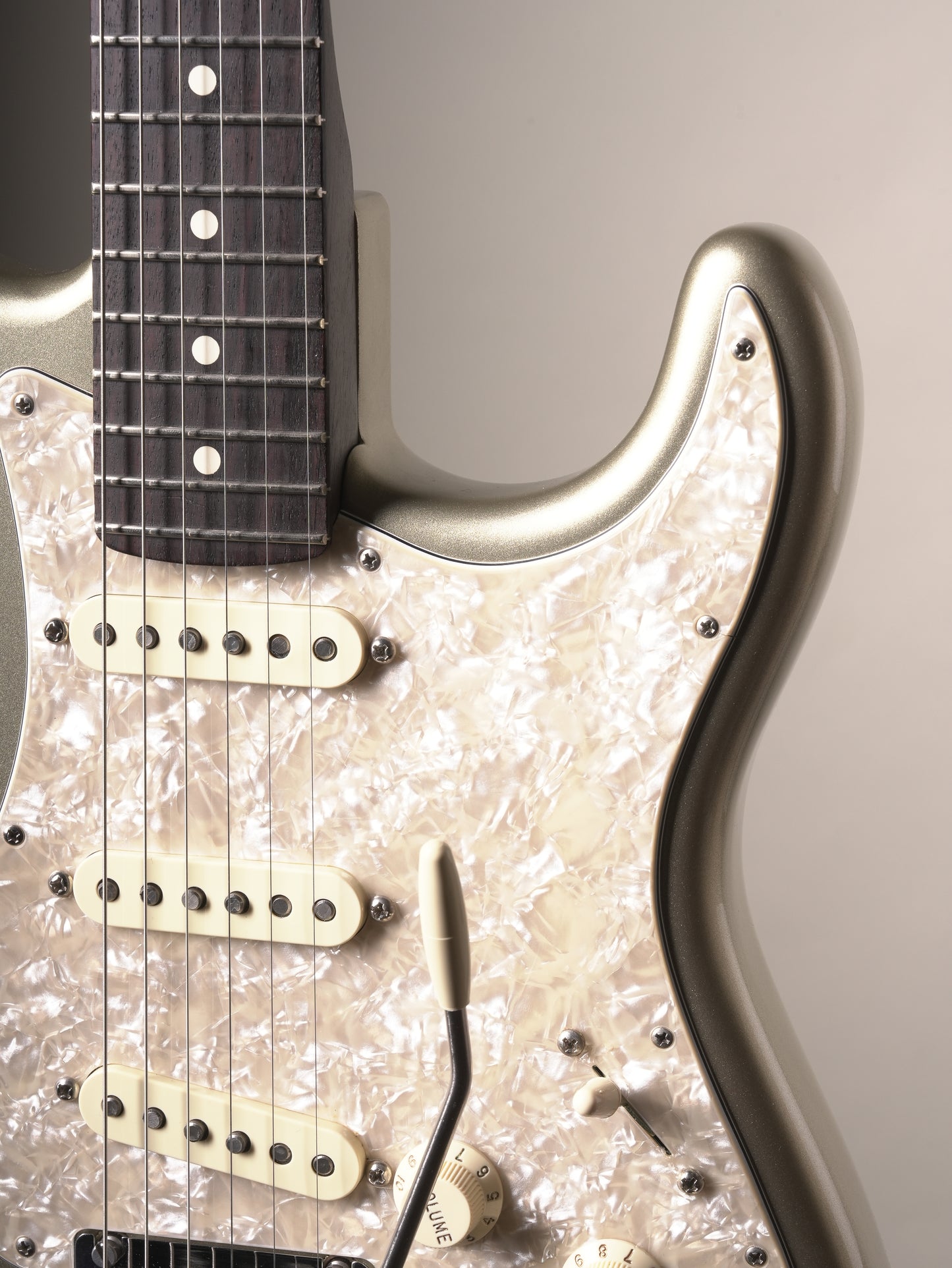 Fender (2018) American Professional Stratocaster Limited Edition Electric Guitar w/ Solid Rosewood Neck - Champagne, incl. OHSC